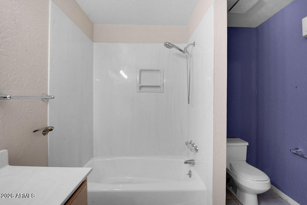 8837 E SUNLAND Avenue