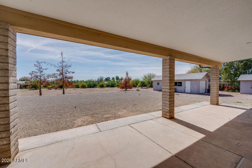 8837 E SUNLAND Avenue