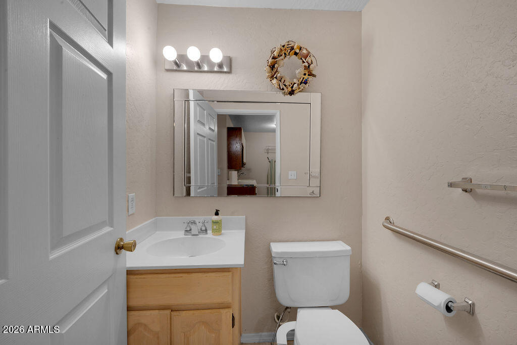 8837 E SUNLAND Avenue