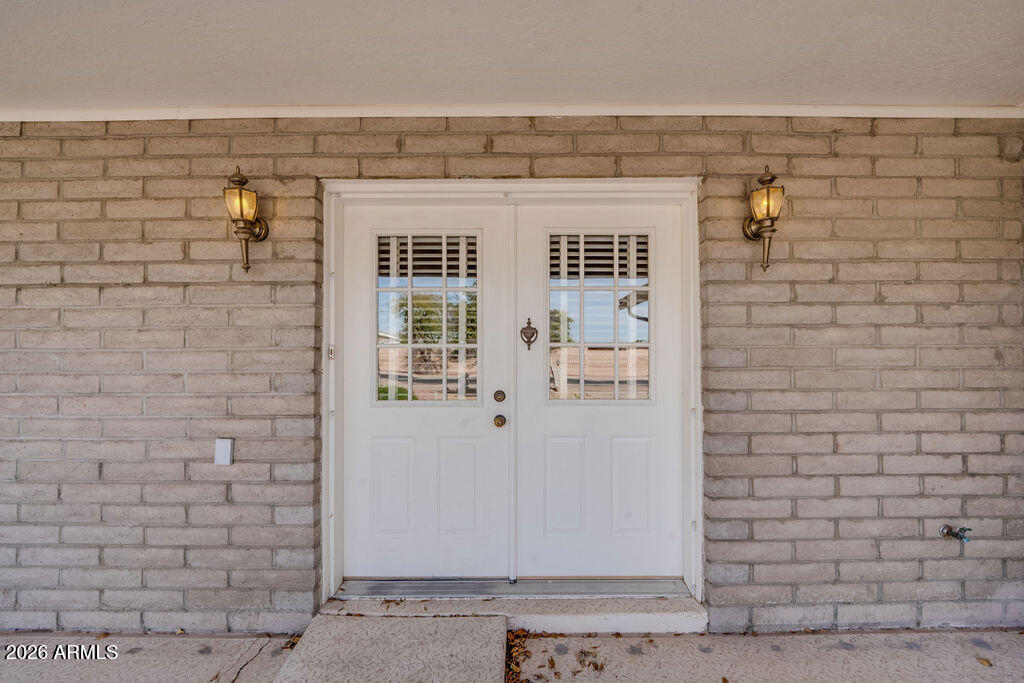 8837 E SUNLAND Avenue