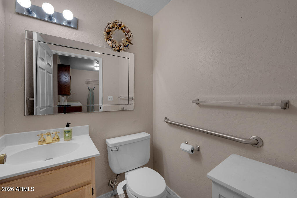 8837 E SUNLAND Avenue