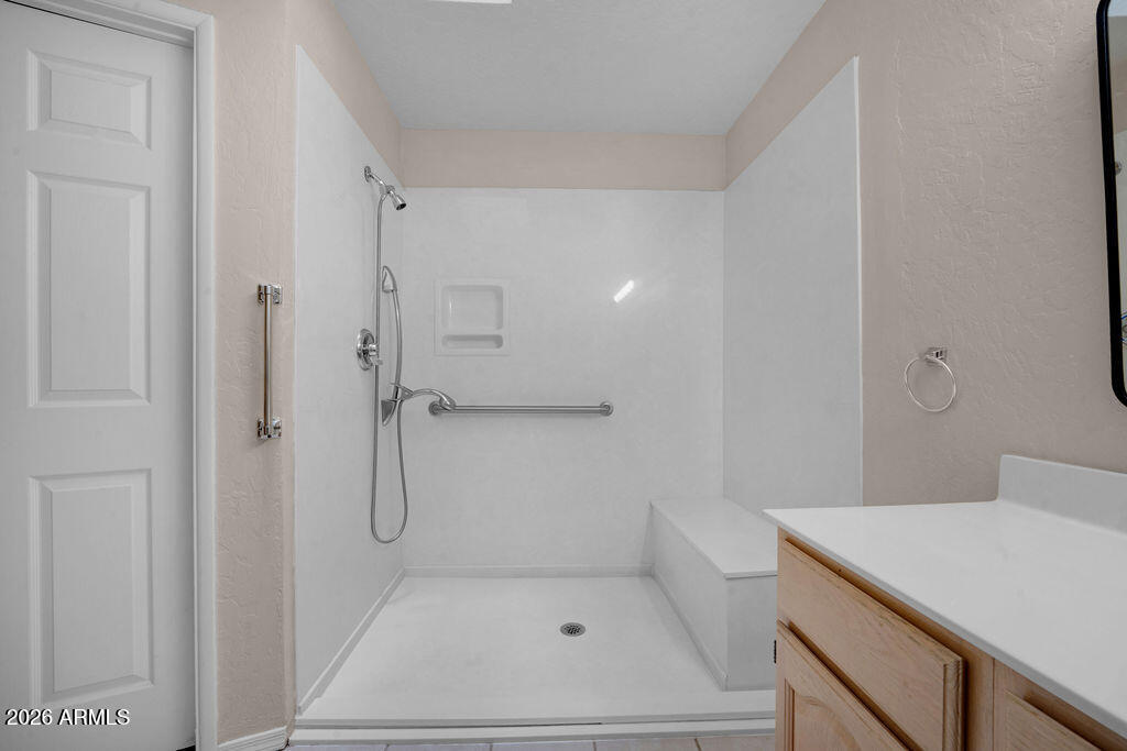 8837 E SUNLAND Avenue