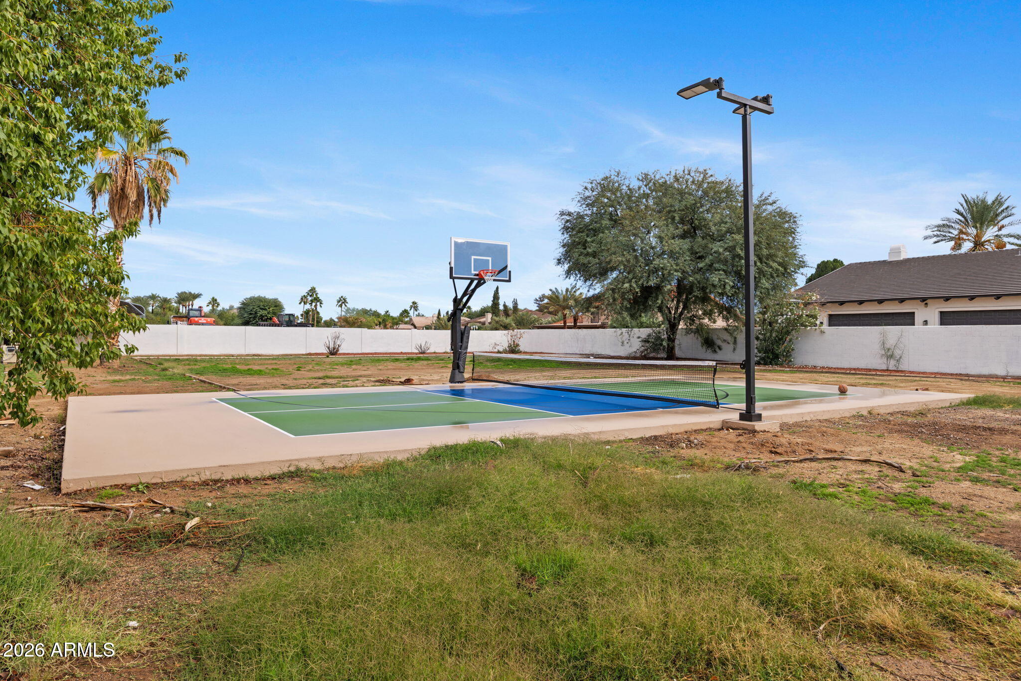 10111 E CHOLLA Street