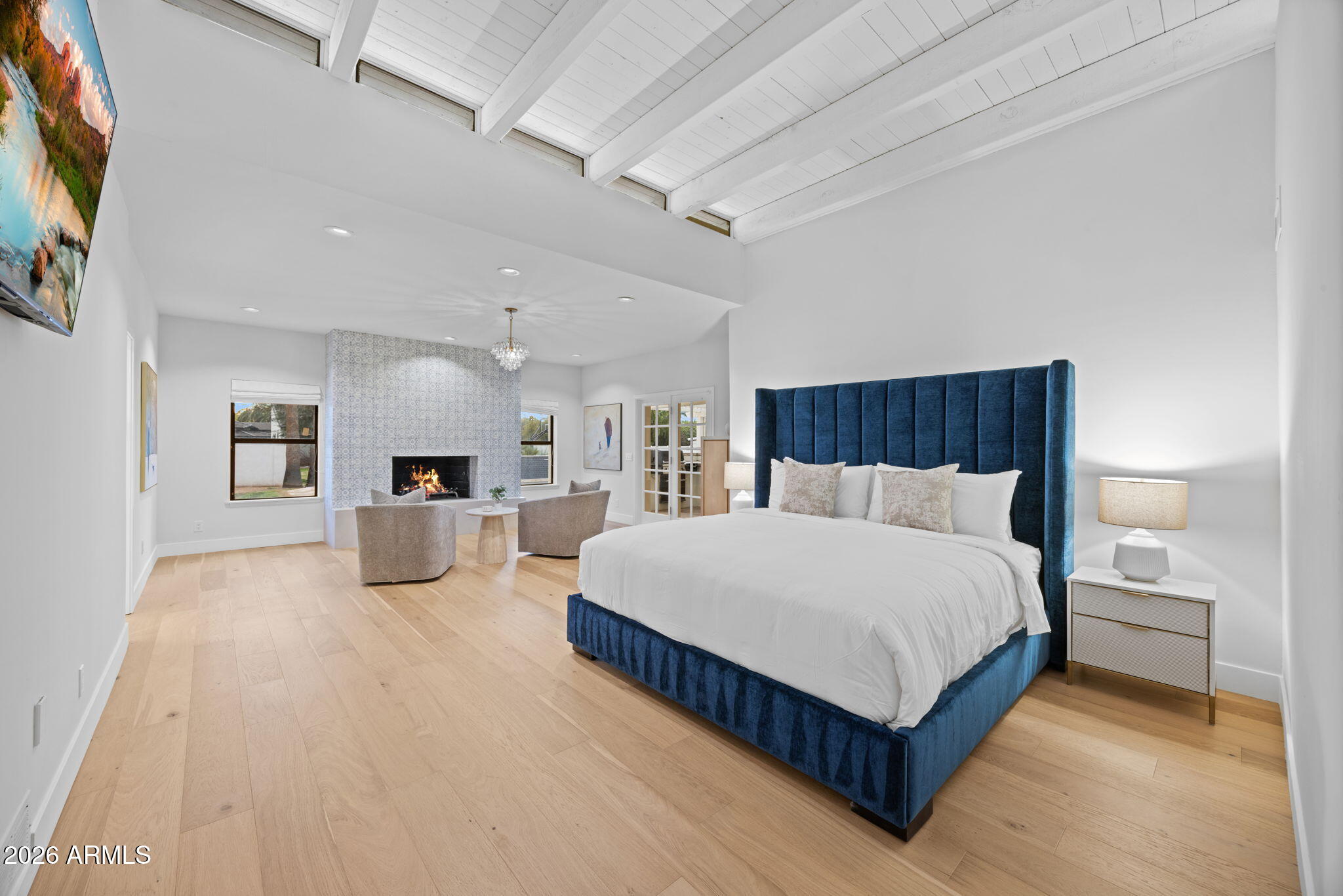 10111 E CHOLLA Street