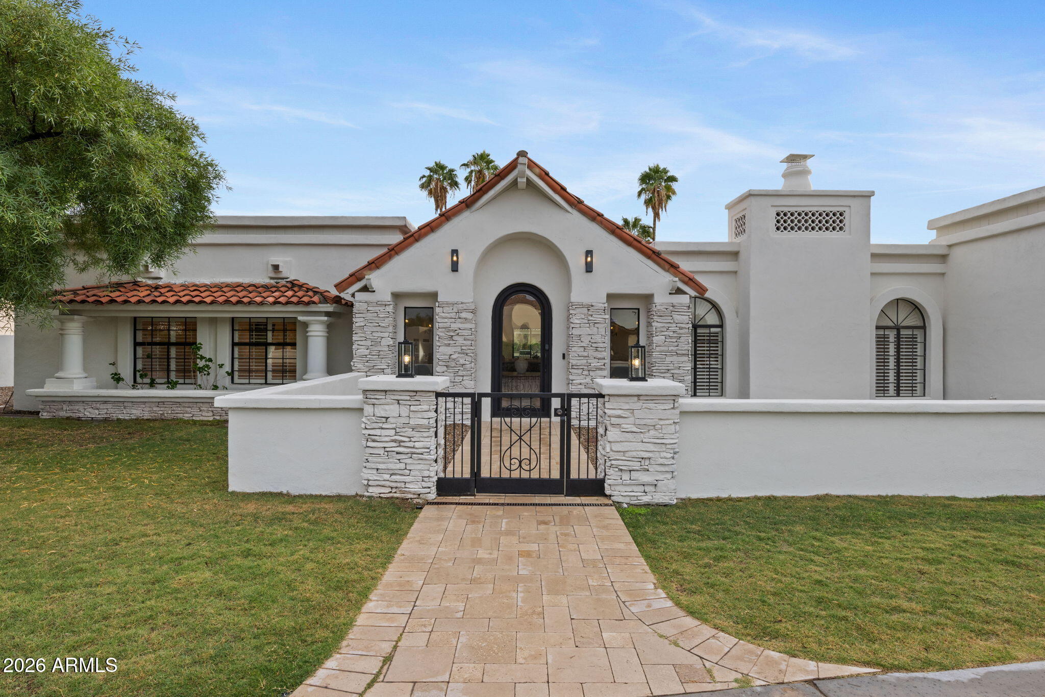 10111 E CHOLLA Street