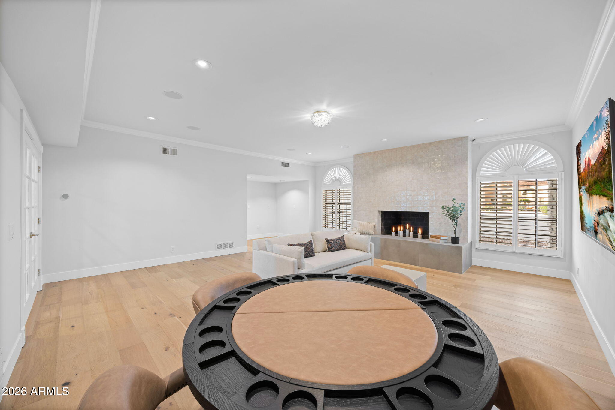 10111 E CHOLLA Street