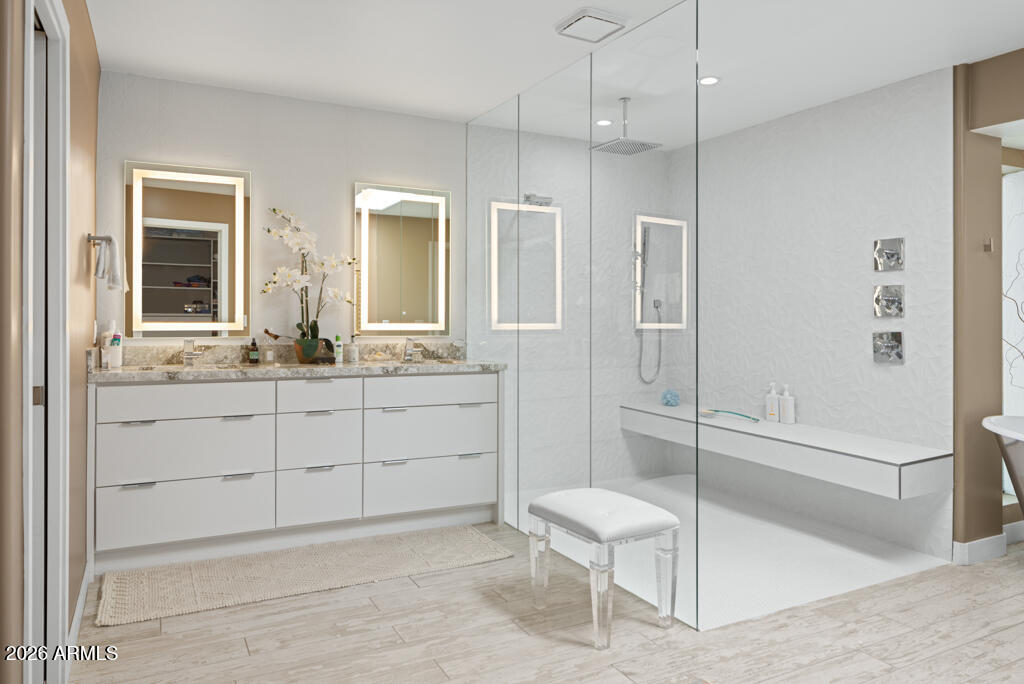 2502 E Montebello Avenue