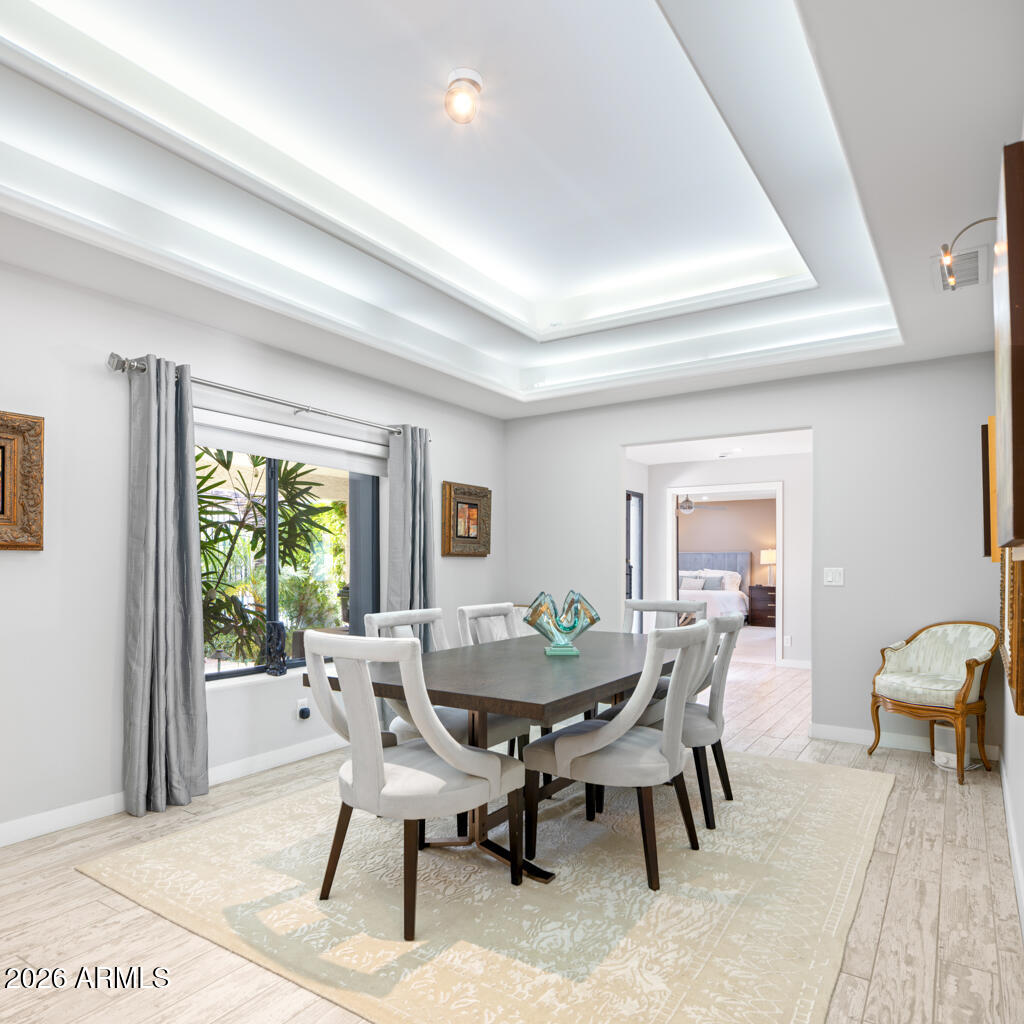 2502 E Montebello Avenue