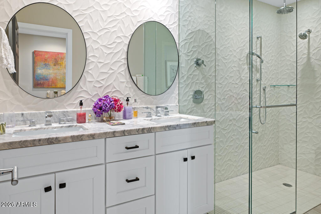 2502 E Montebello Avenue