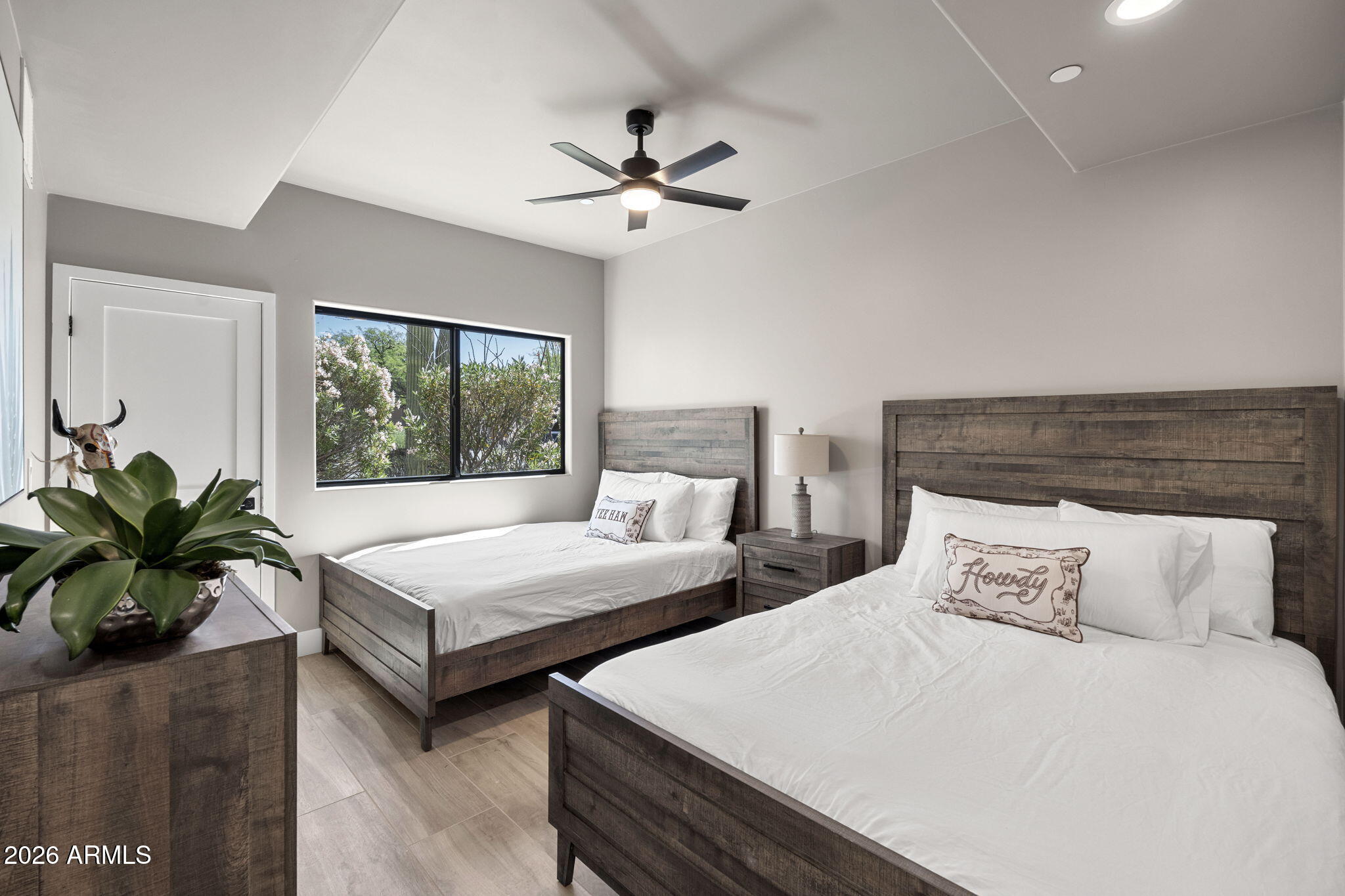 9229 E WHITETHORN Circle