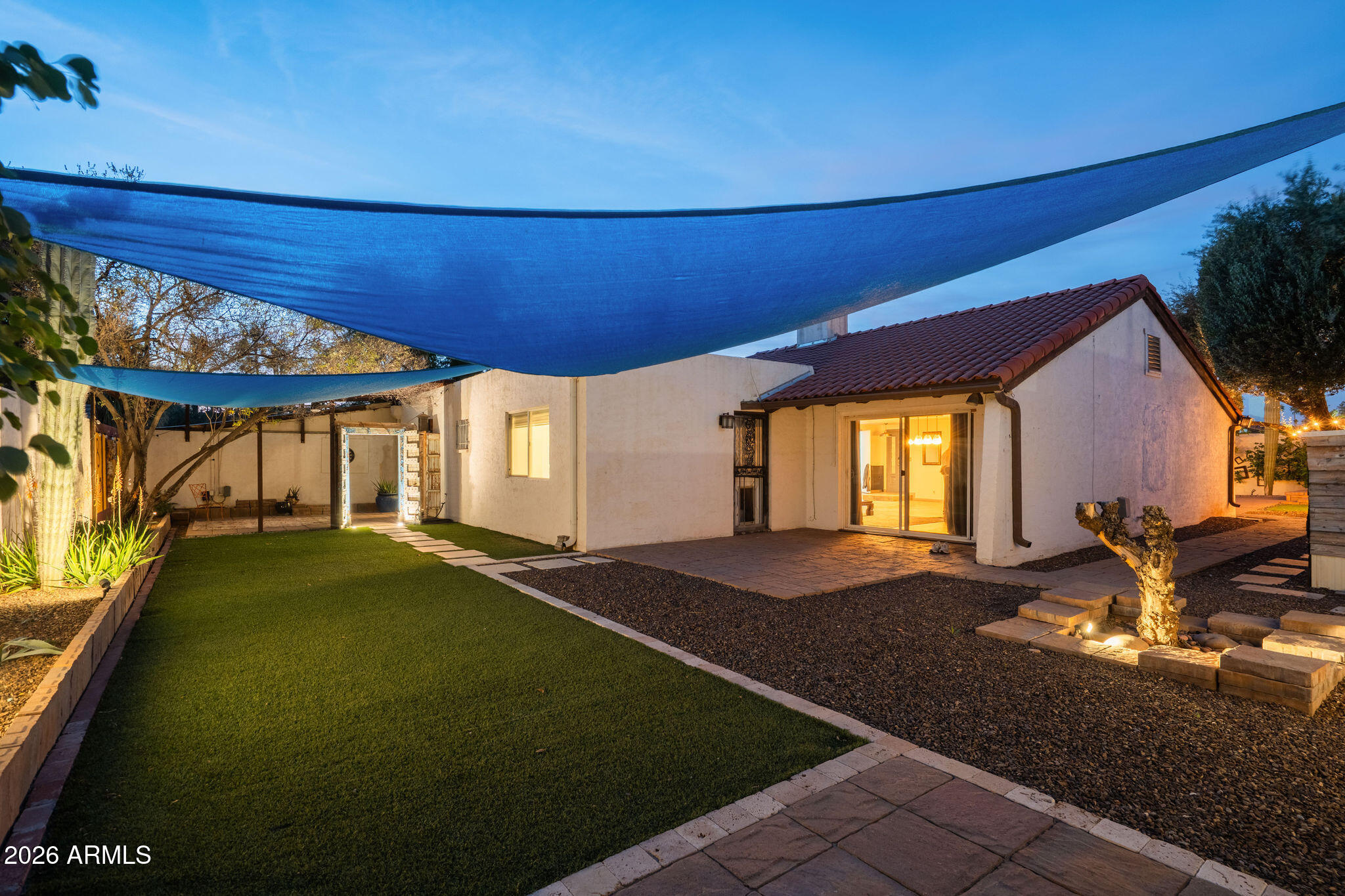 3015 E WELDON Avenue