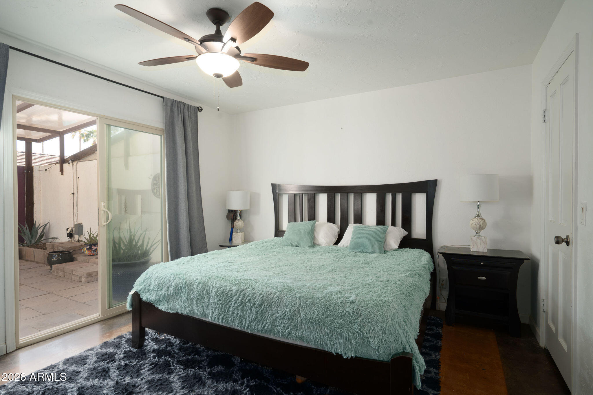 3015 E WELDON Avenue