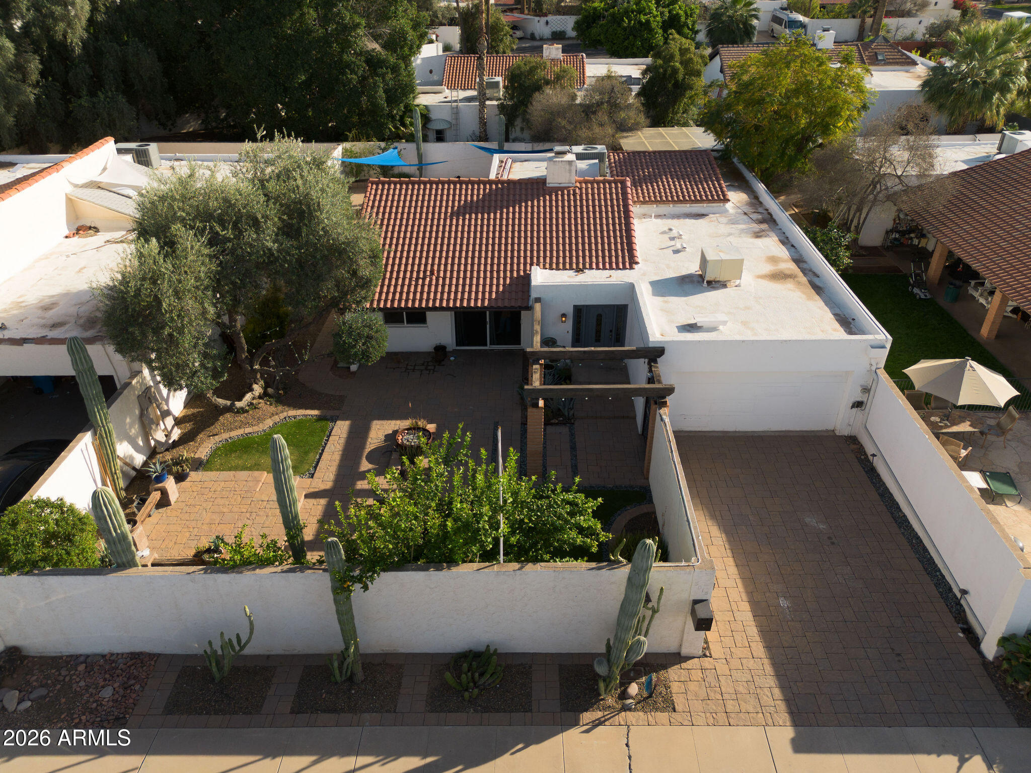 3015 E WELDON Avenue