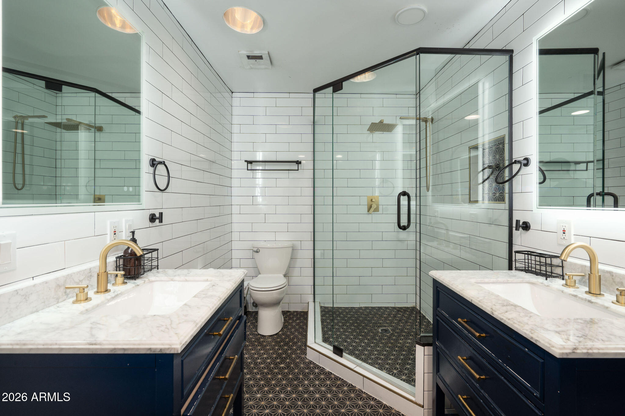 3015 E WELDON Avenue