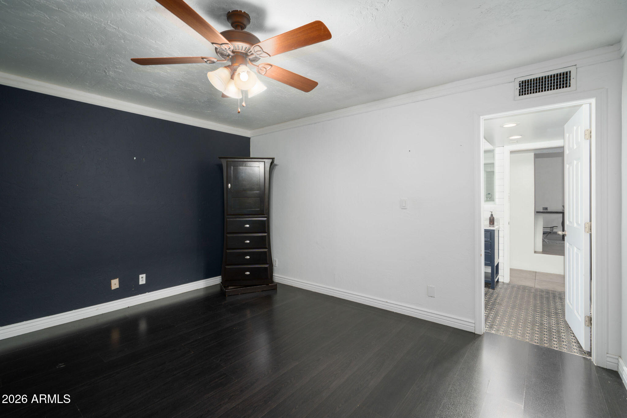 3015 E WELDON Avenue