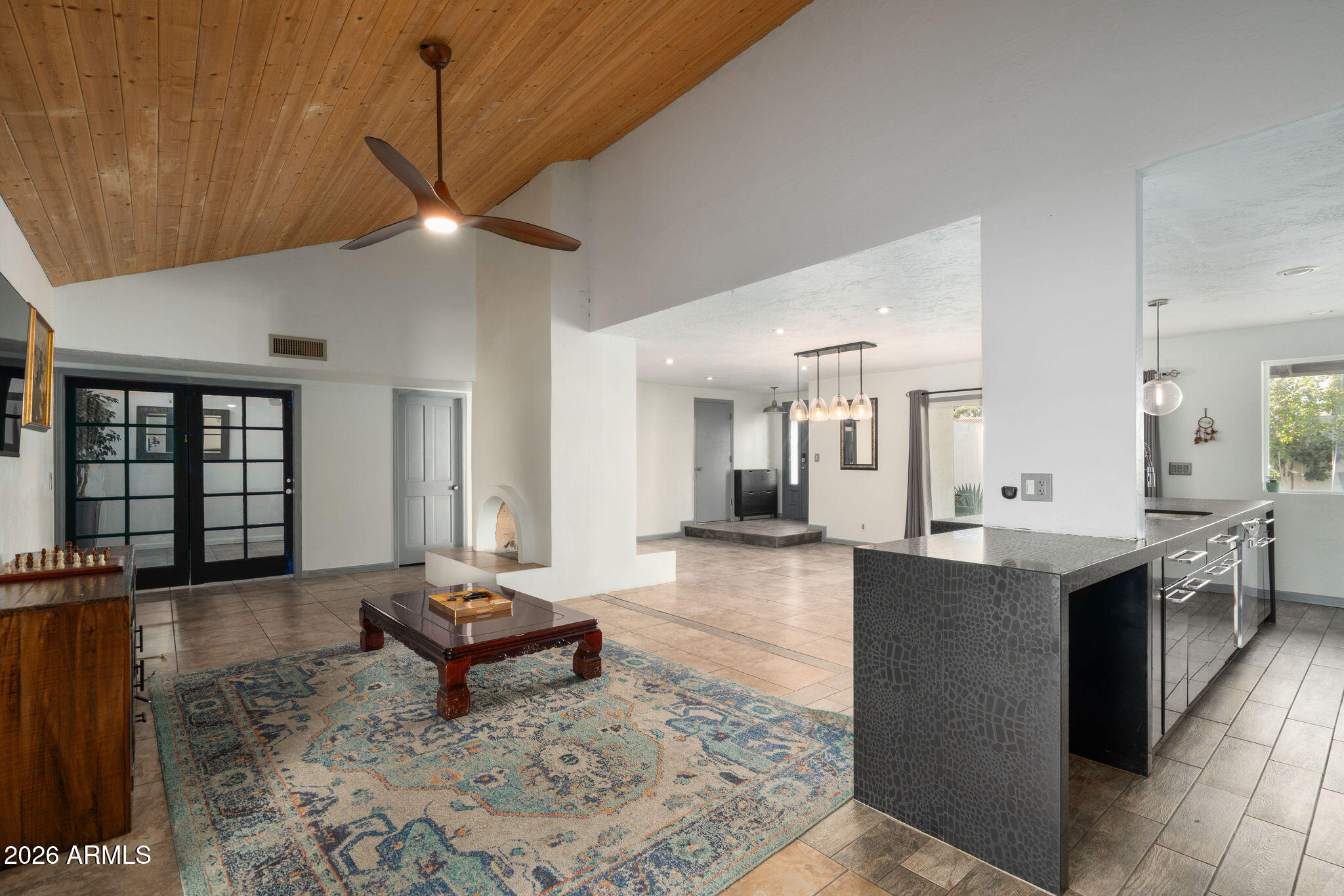 3015 E WELDON Avenue