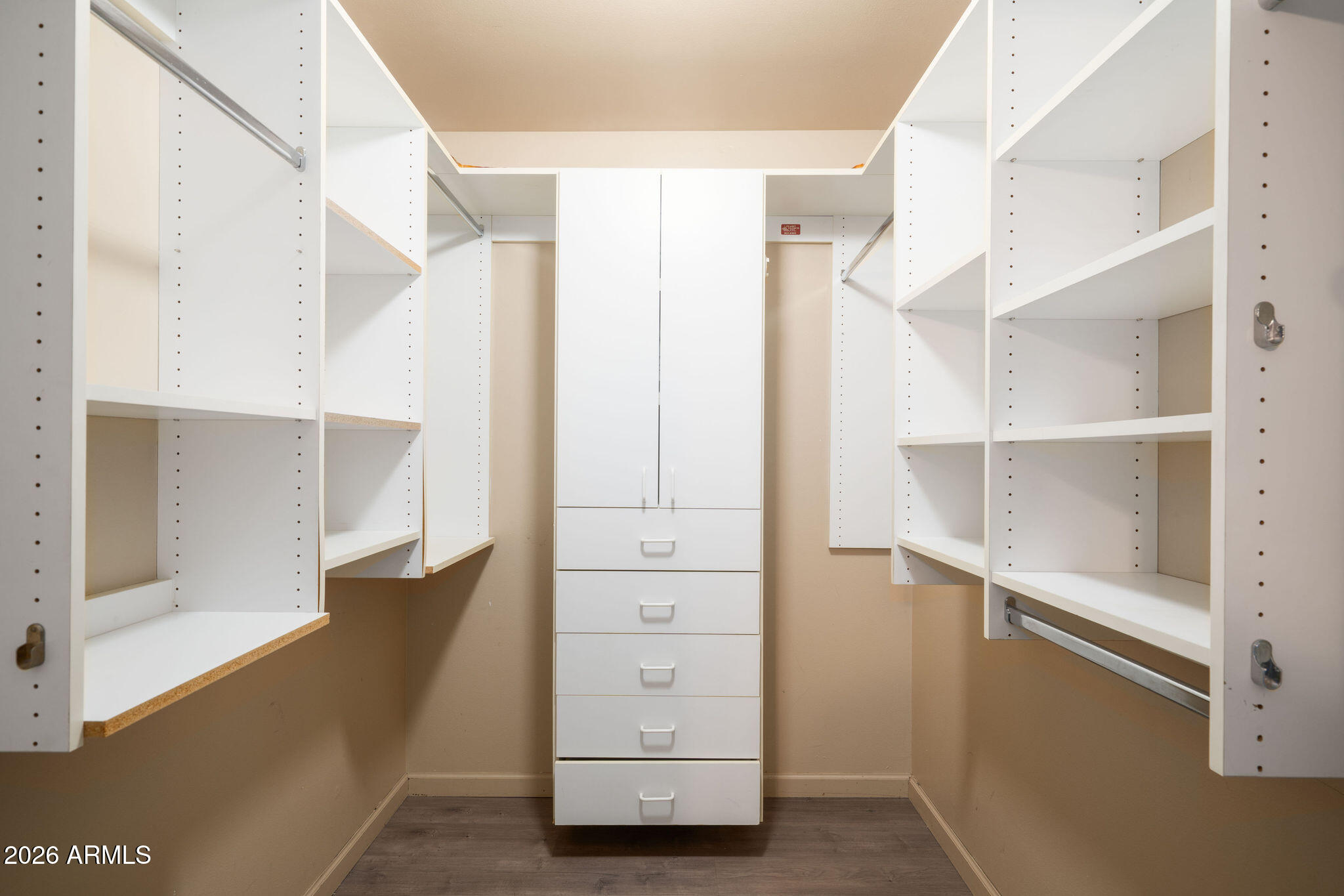 3015 E WELDON Avenue