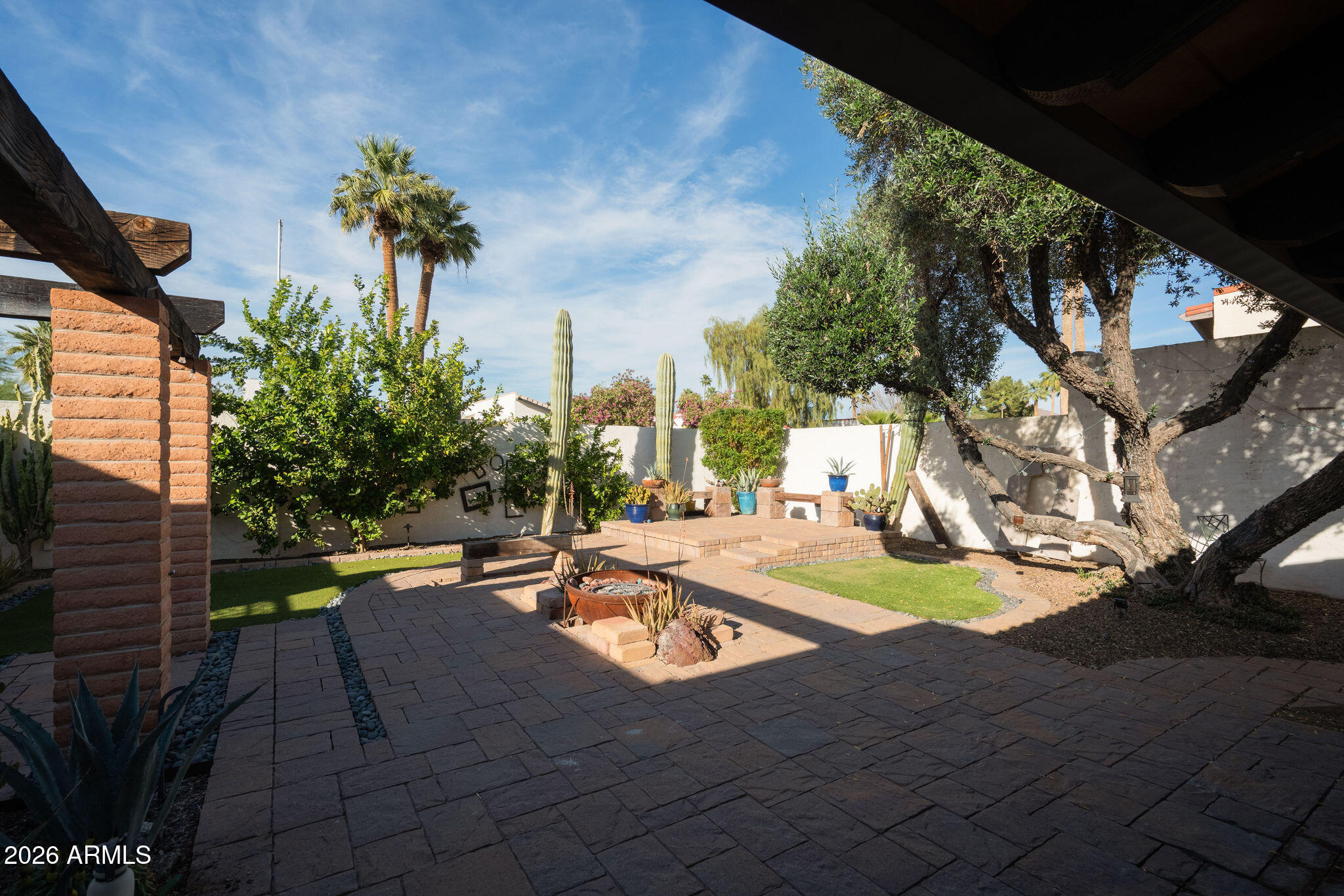 3015 E WELDON Avenue