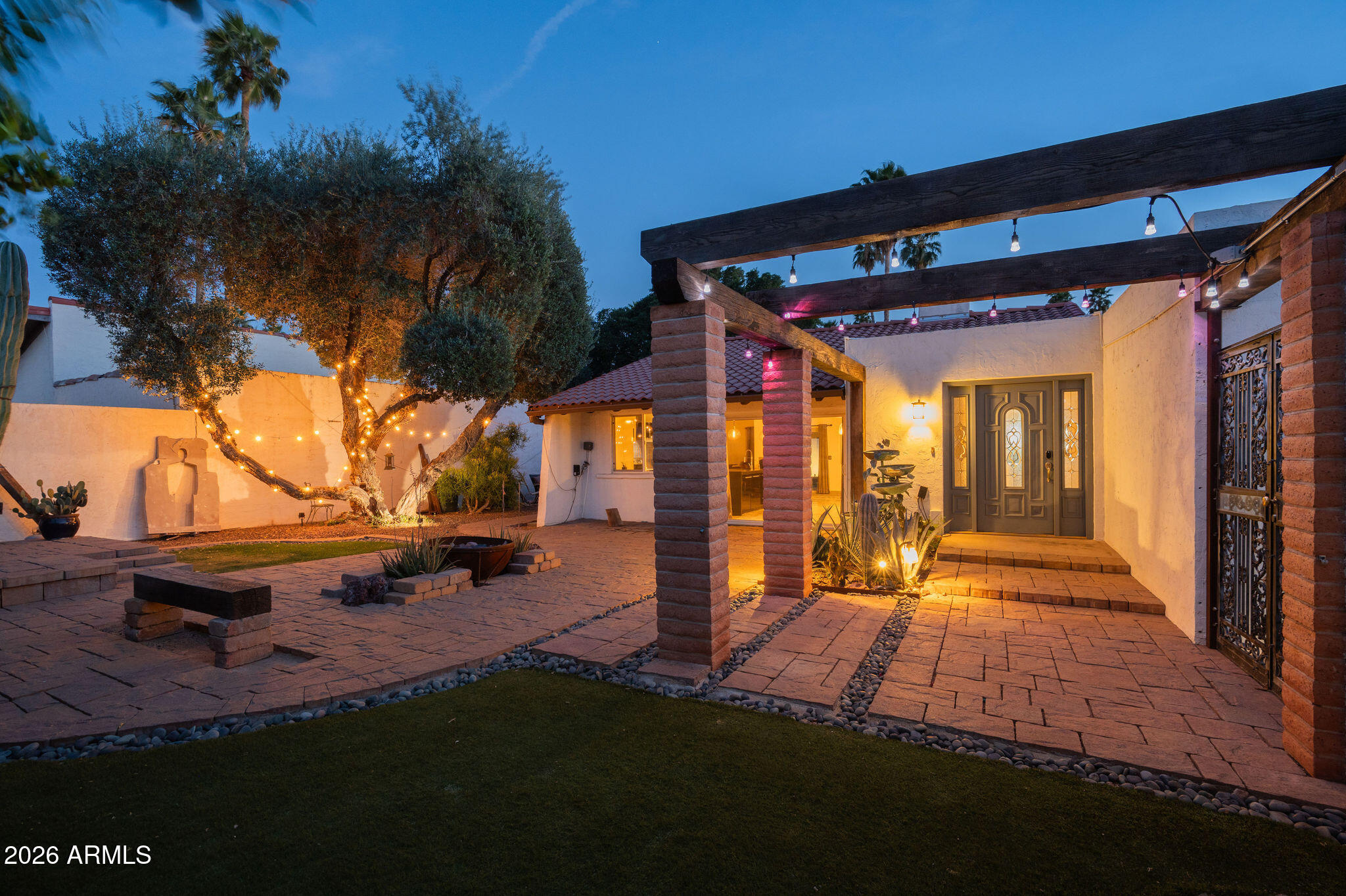 3015 E WELDON Avenue