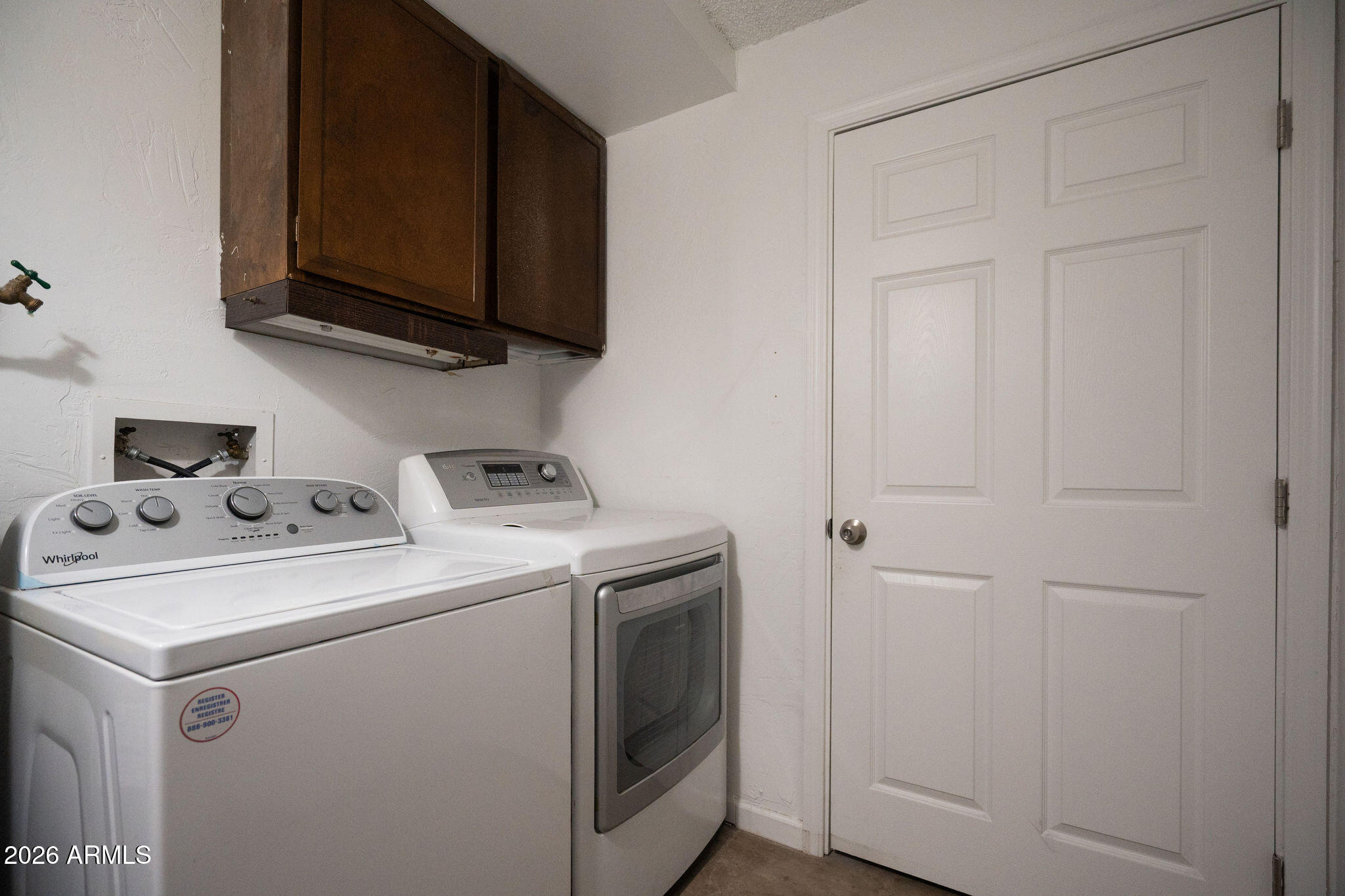 3015 E WELDON Avenue