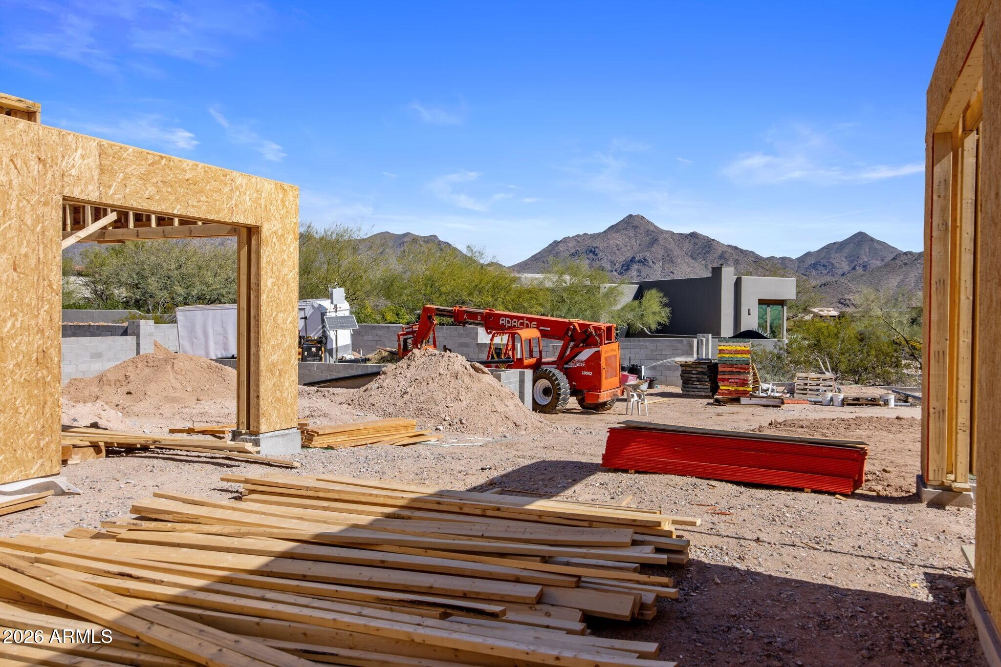 9402 E Diamond Rim Drive