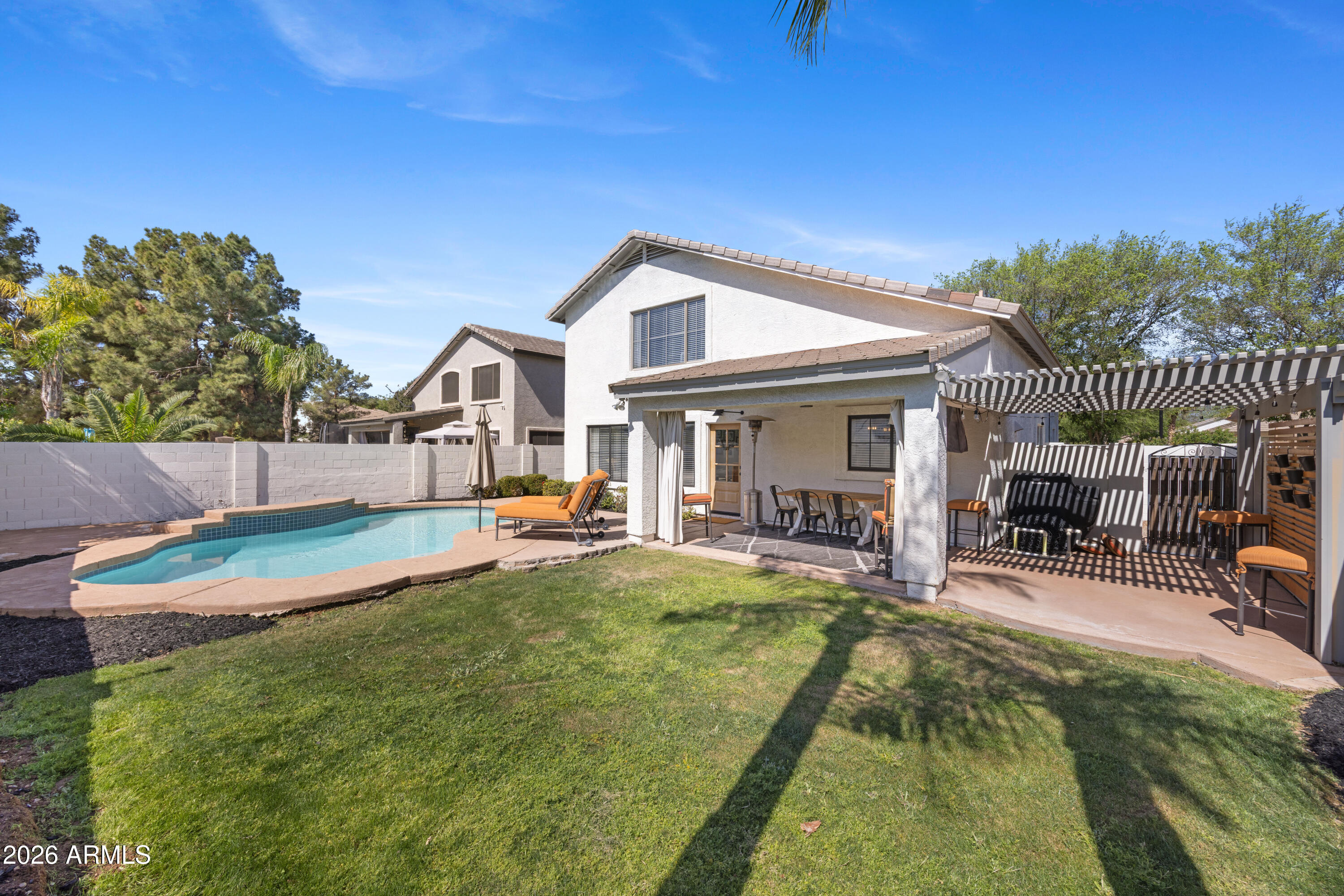 3423 E LINDA Lane