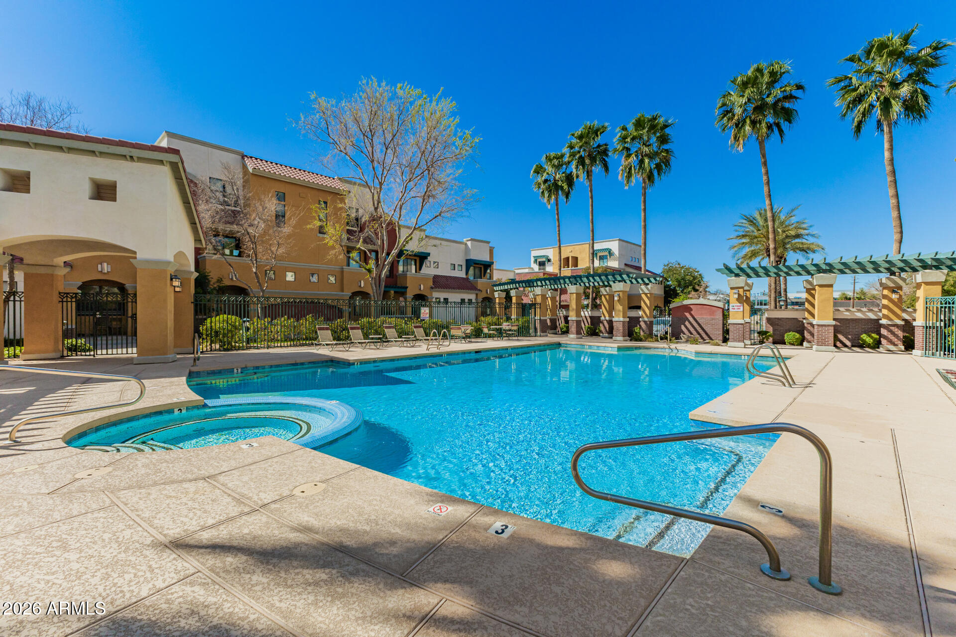 123 N WASHINGTON Street 14