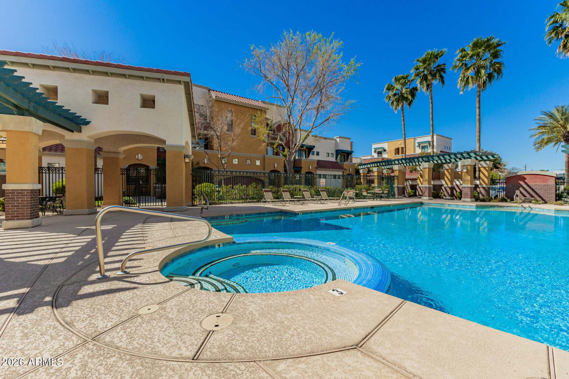 123 N WASHINGTON Street 14