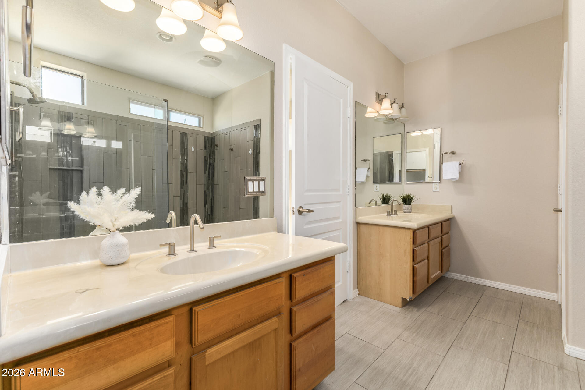 123 N WASHINGTON Street 14