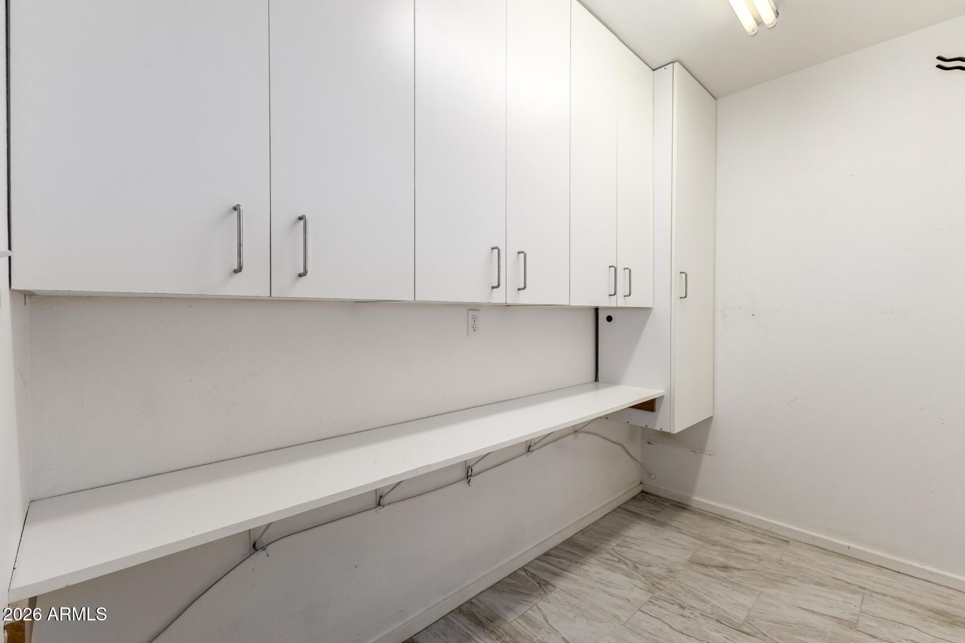 911 S HACIENDA Drive