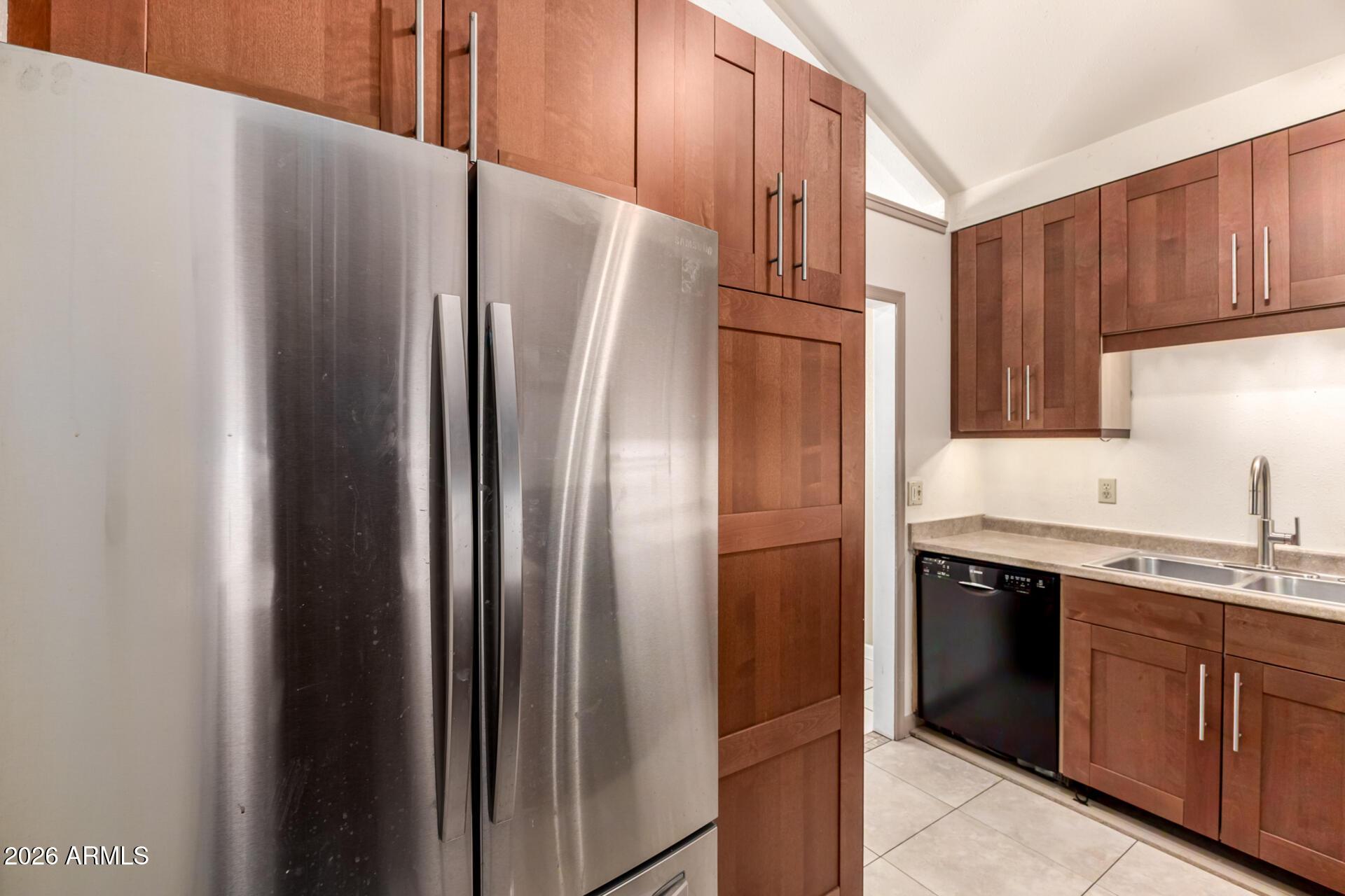 911 S HACIENDA Drive