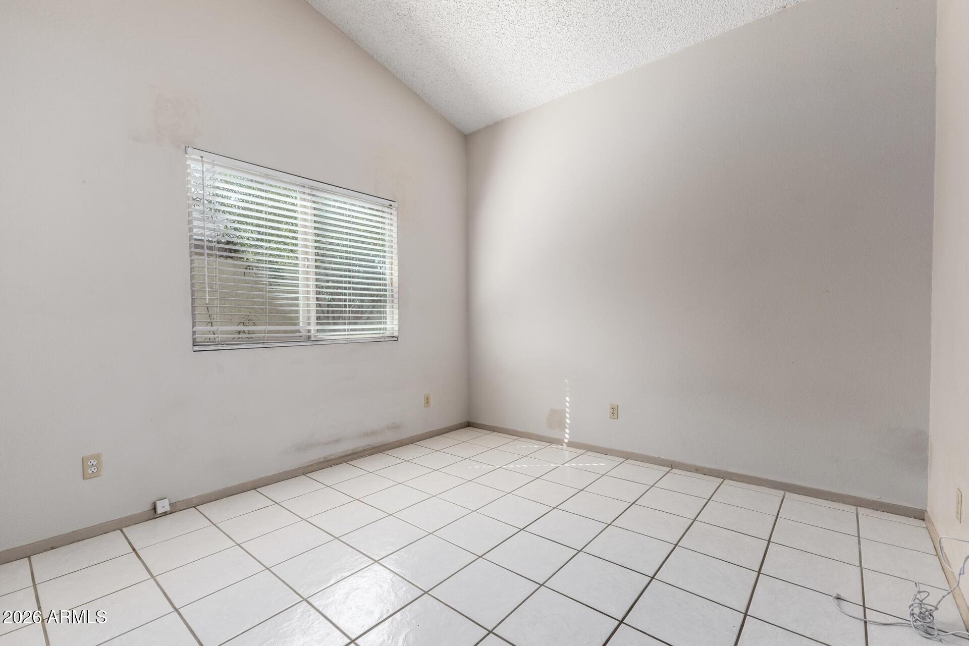 911 S HACIENDA Drive