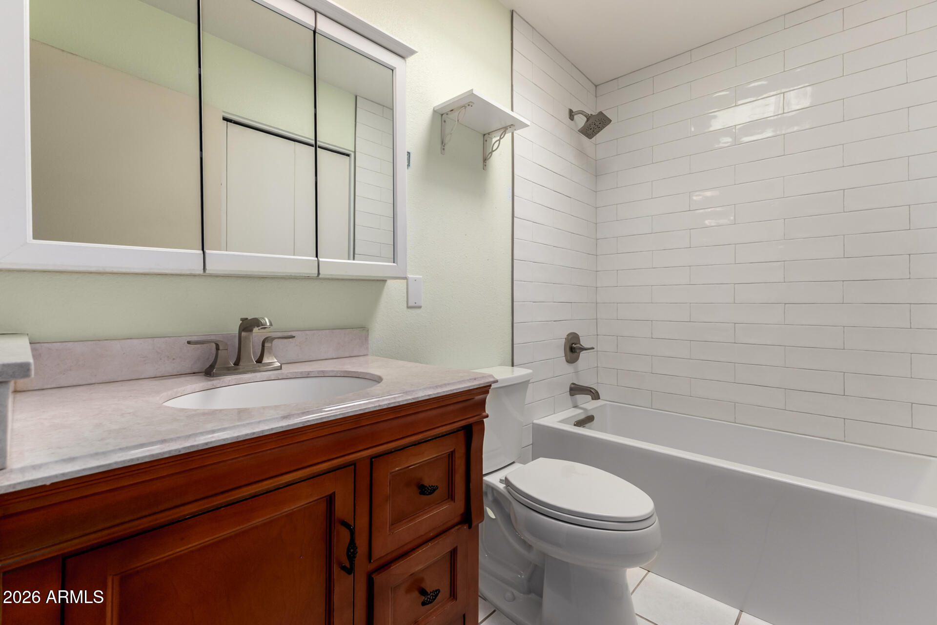 911 S HACIENDA Drive