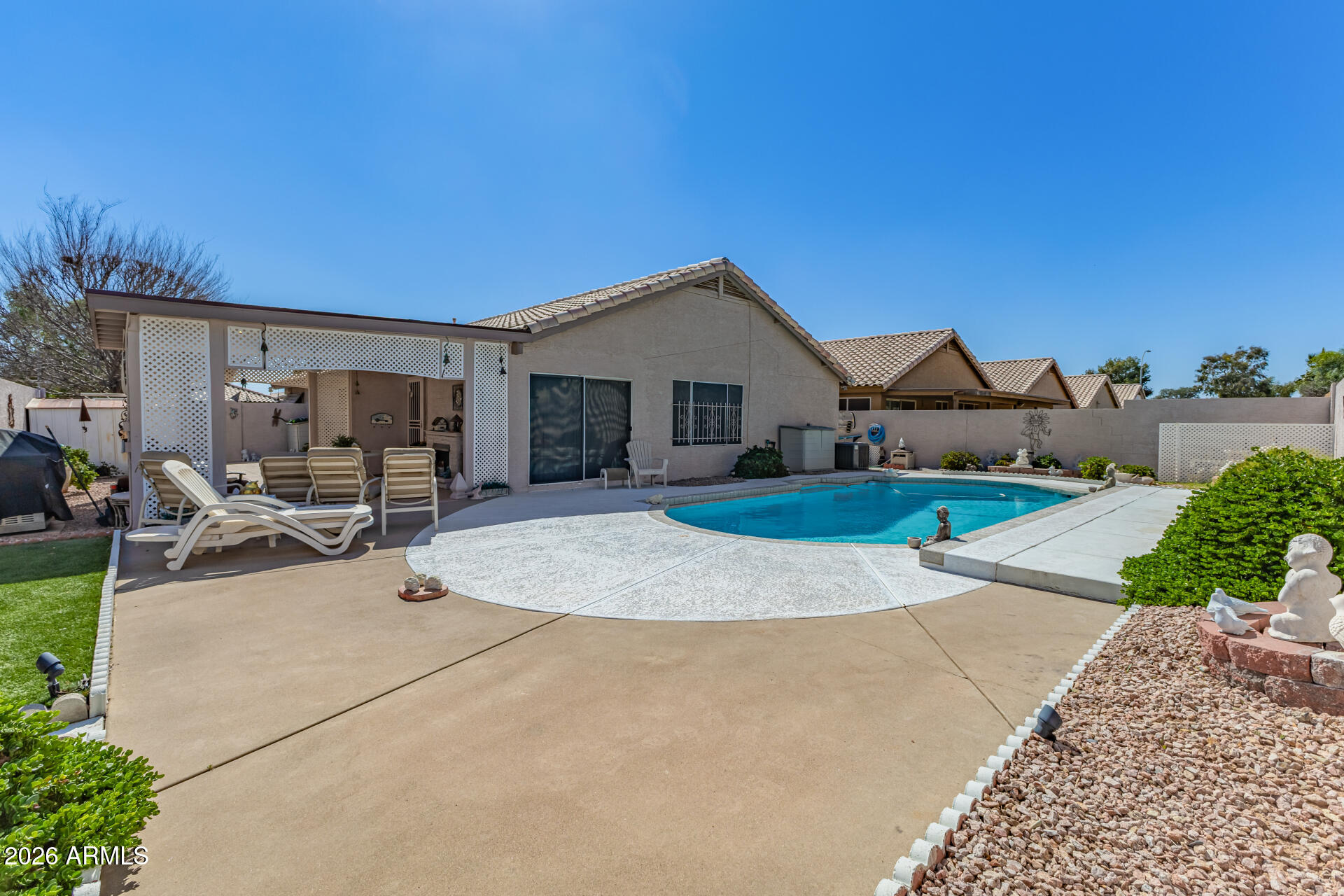 8432 W CHARTER OAK Road