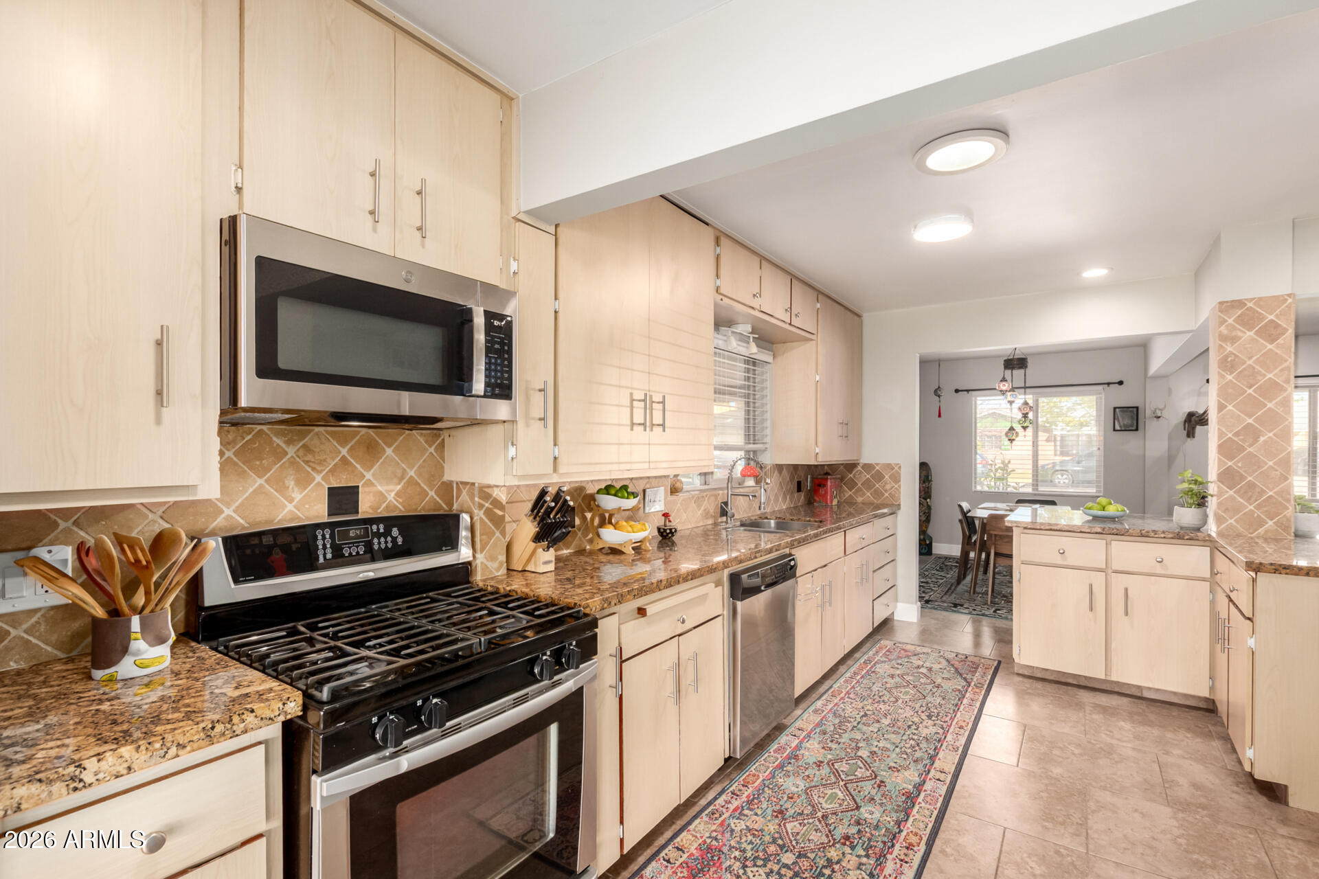 4101 E EDGEMONT Avenue