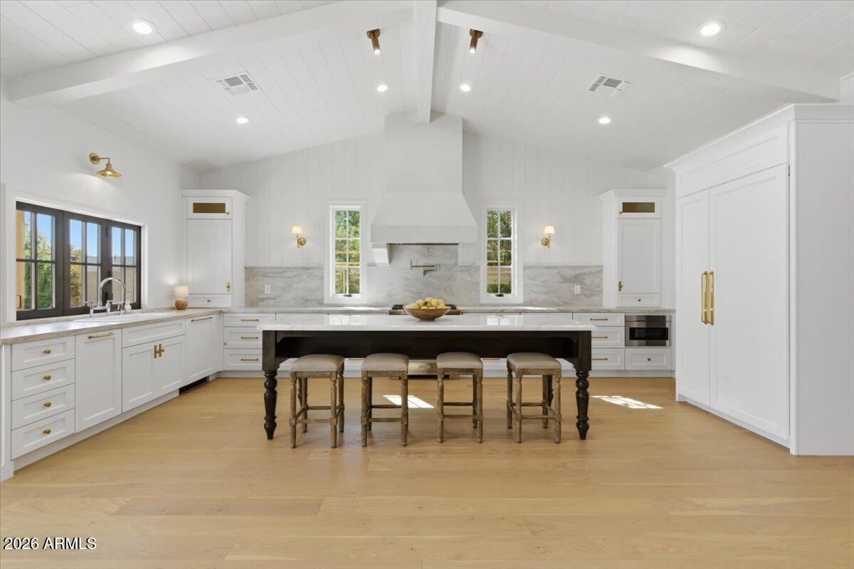 4835 E INDIANOLA Avenue