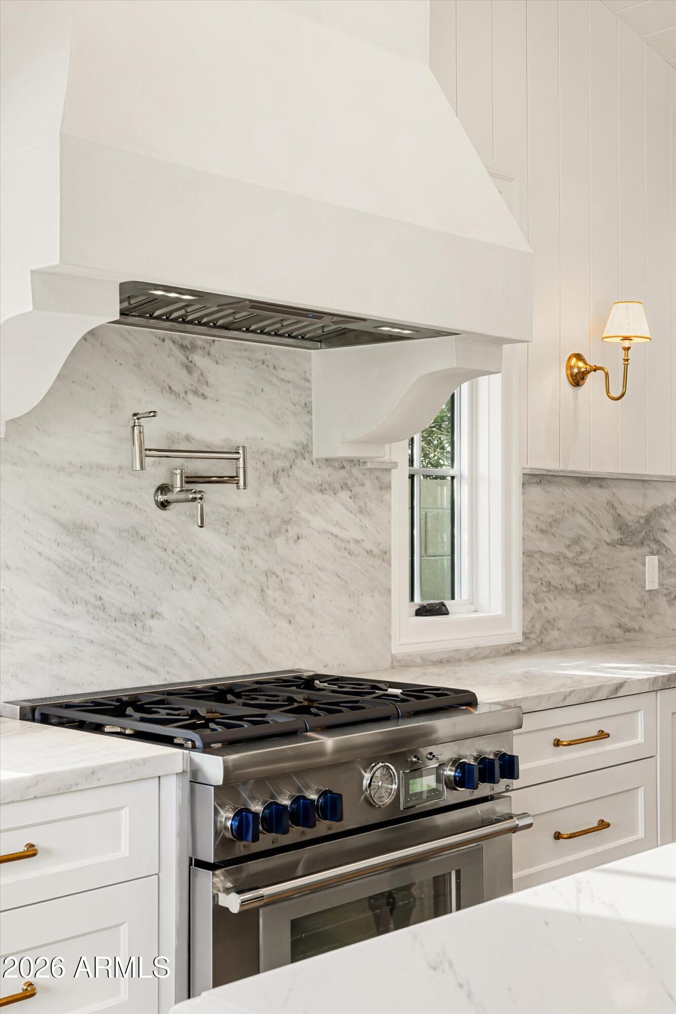 4835 E INDIANOLA Avenue