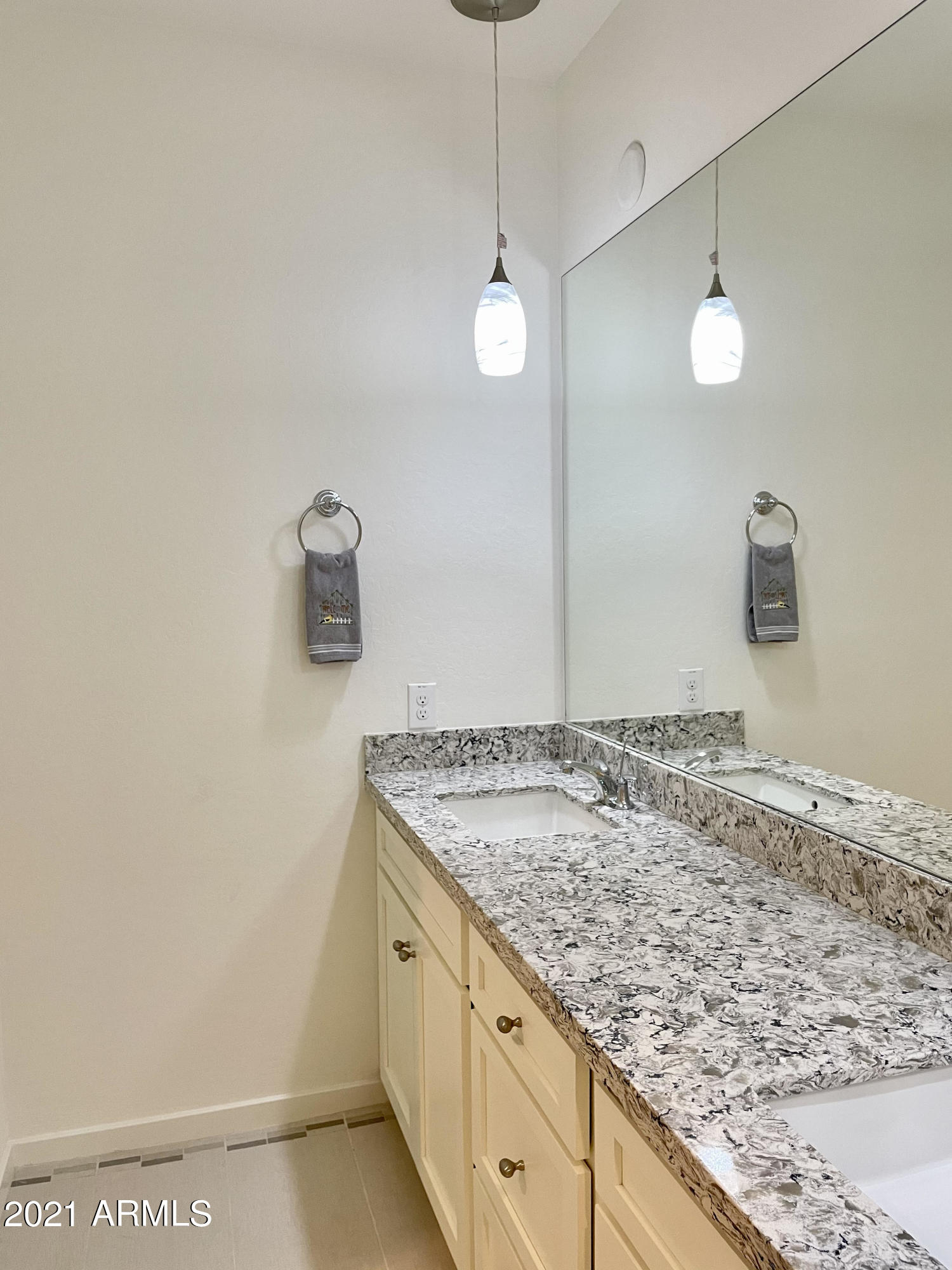 3935 E ROUGH RIDER Road 1345