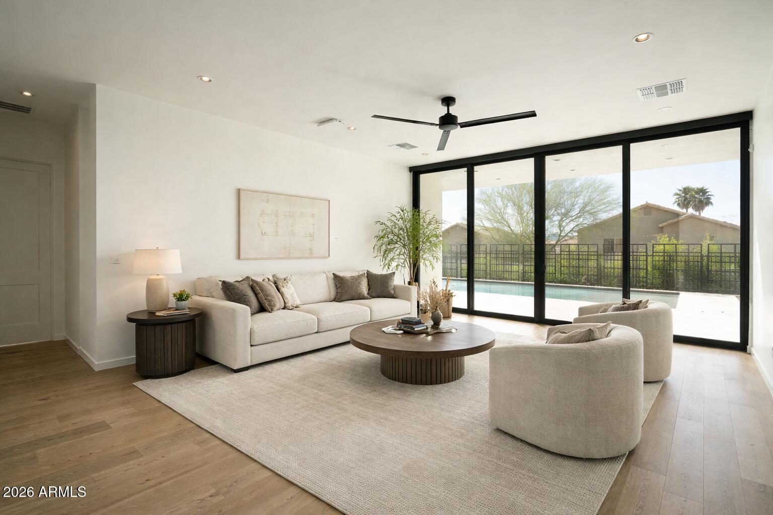 1729 E WINCHCOMB Drive