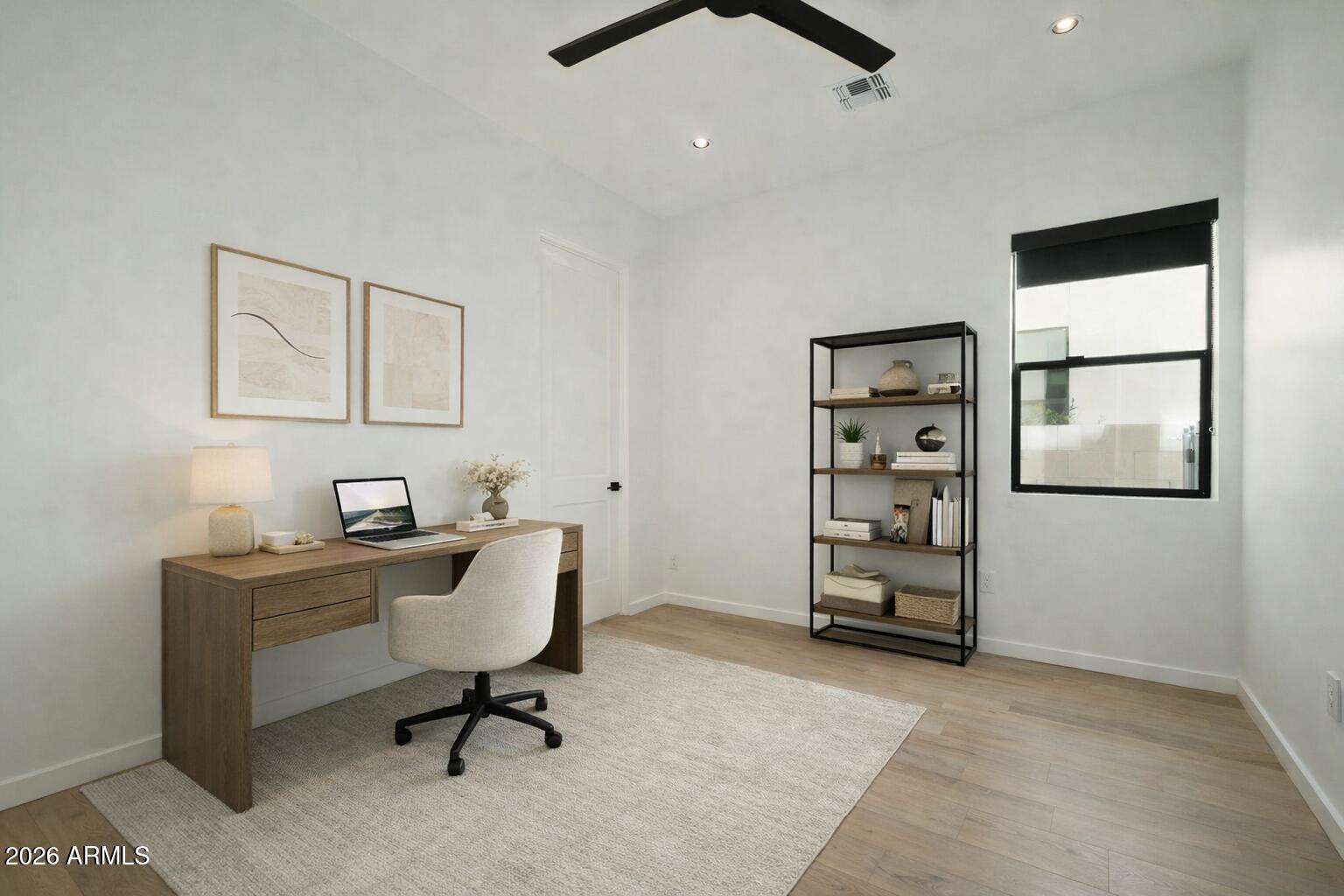 1729 E WINCHCOMB Drive