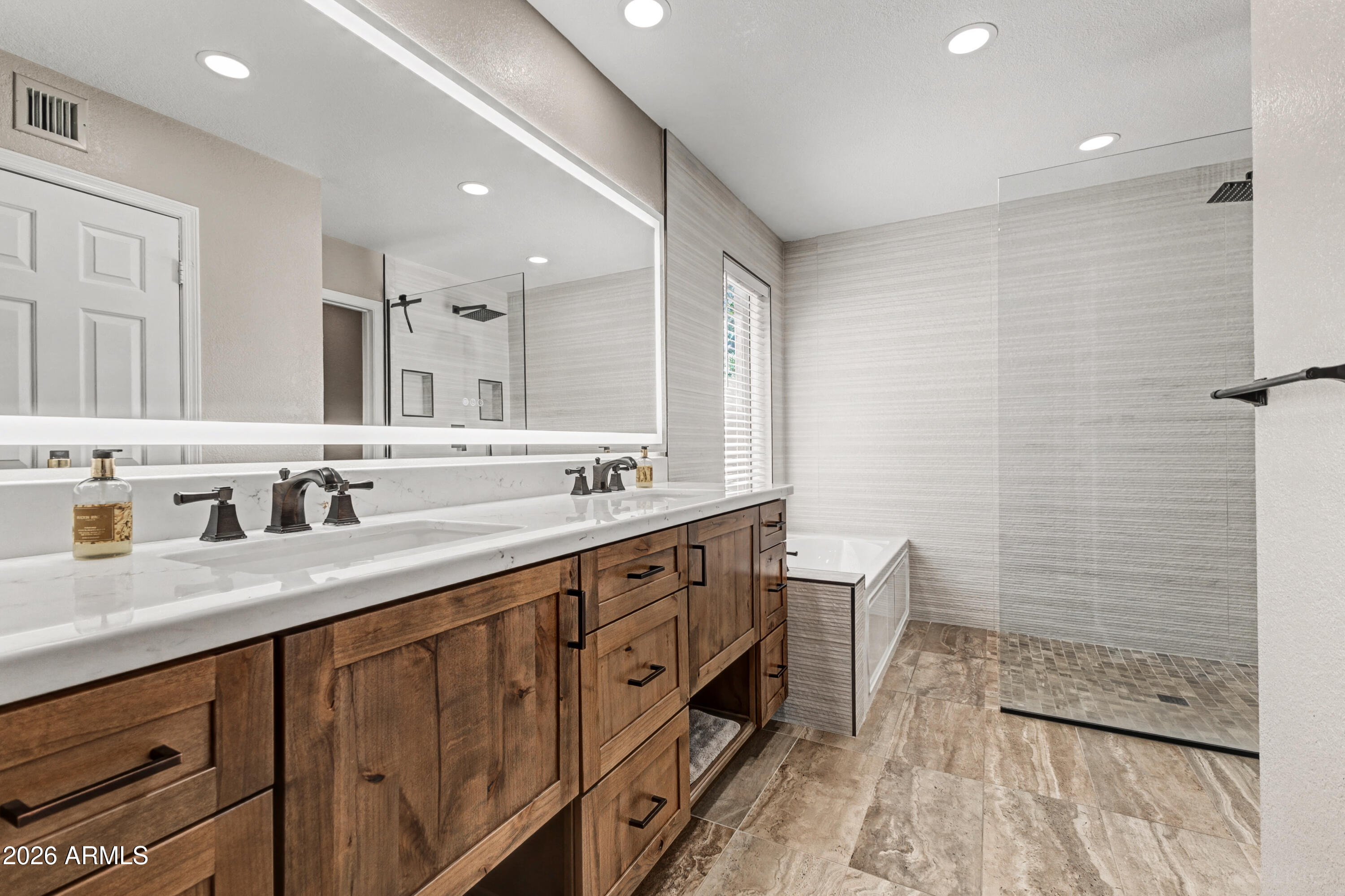 5002 E LE MARCHE Avenue