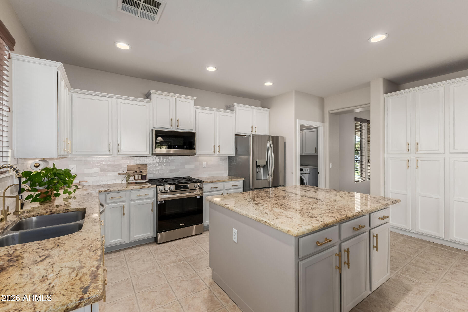 19426 E MOCKINGBIRD Drive