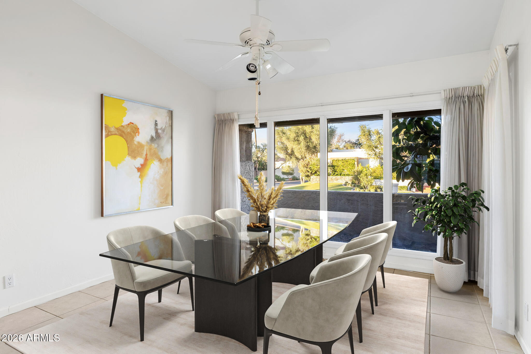 2501 E MONTEBELLO Avenue