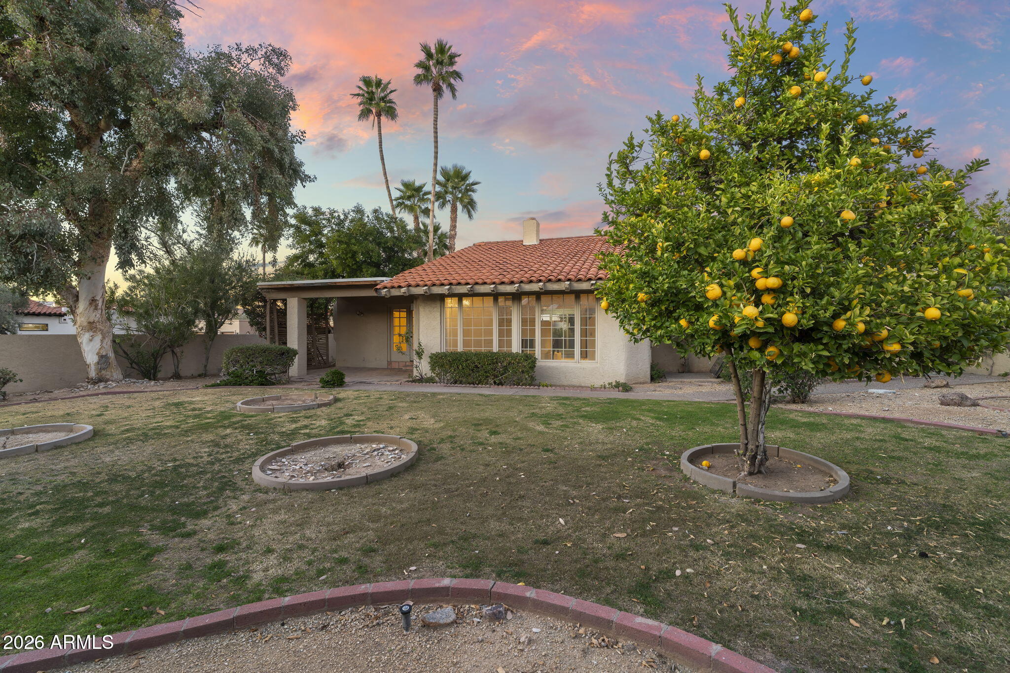 2501 E MONTEBELLO Avenue