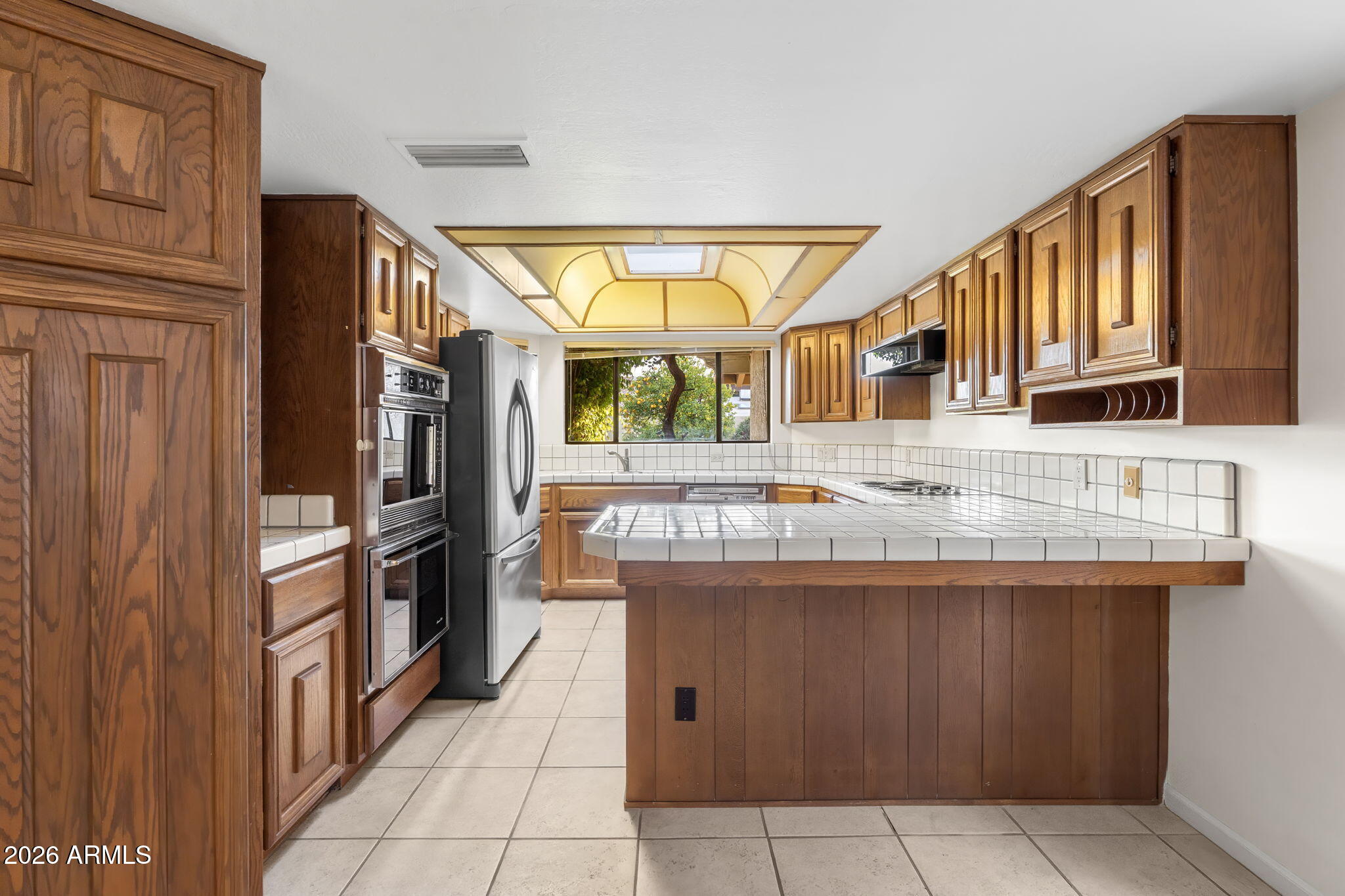 2501 E MONTEBELLO Avenue