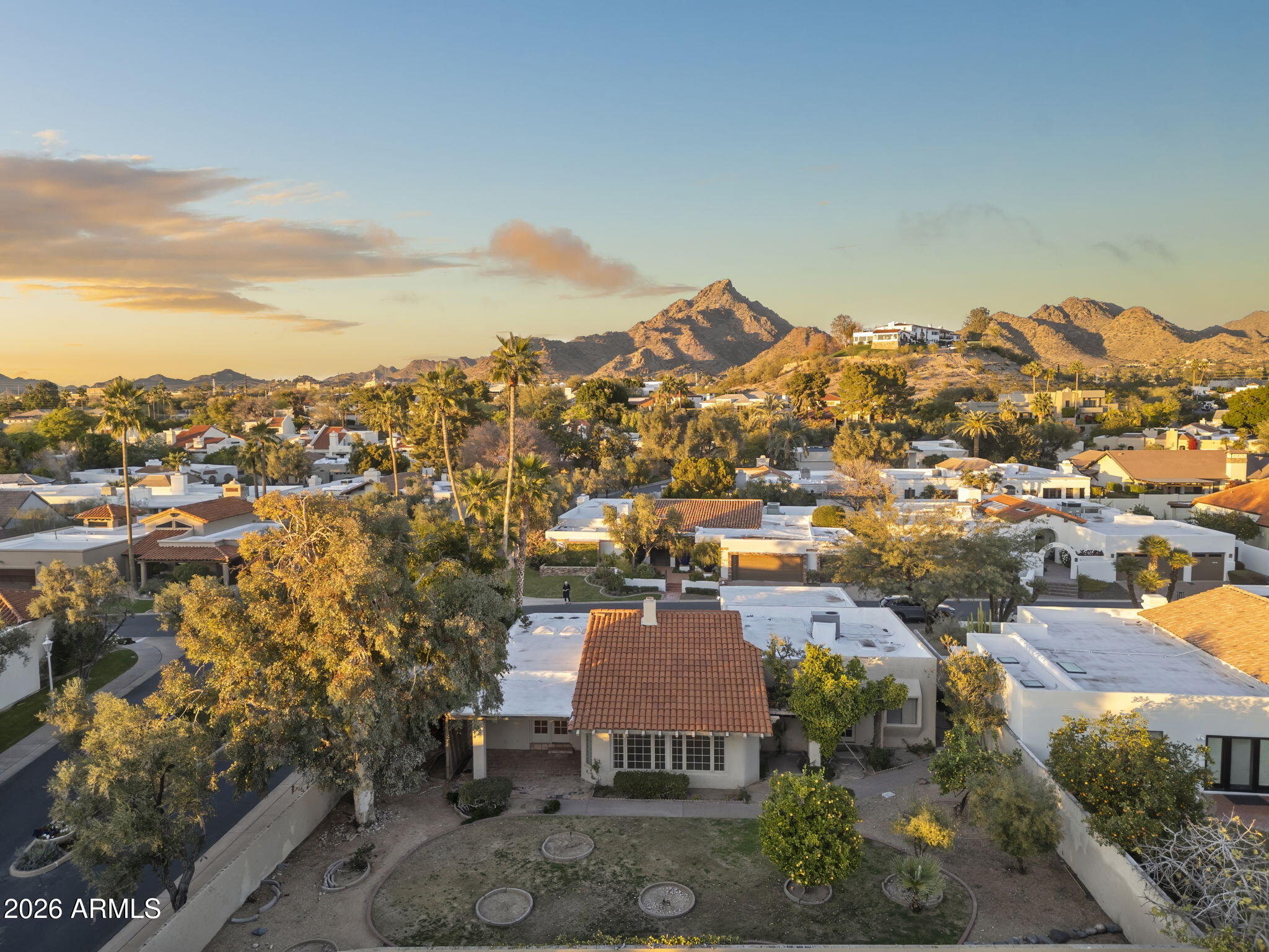 2501 E MONTEBELLO Avenue