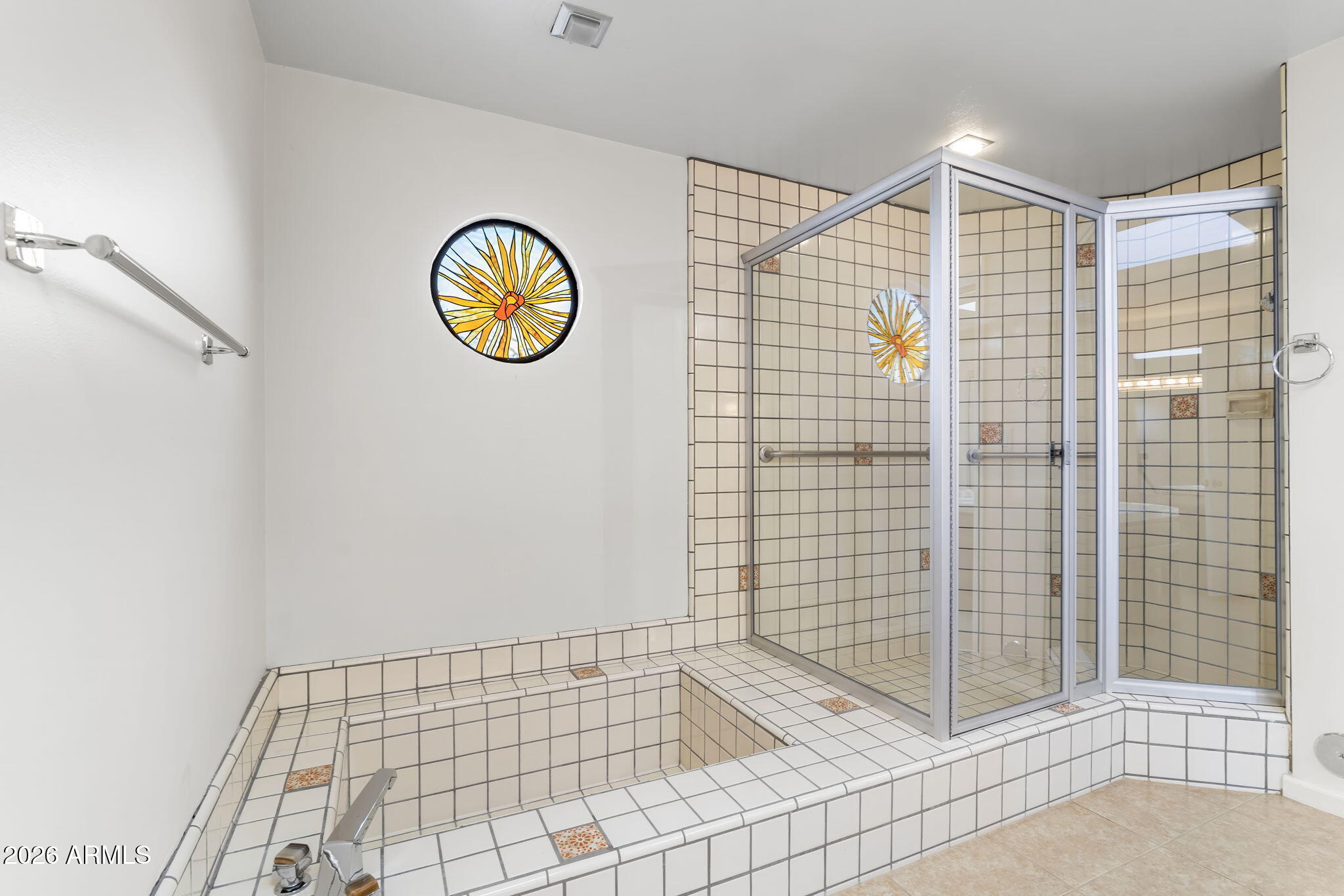 2501 E MONTEBELLO Avenue