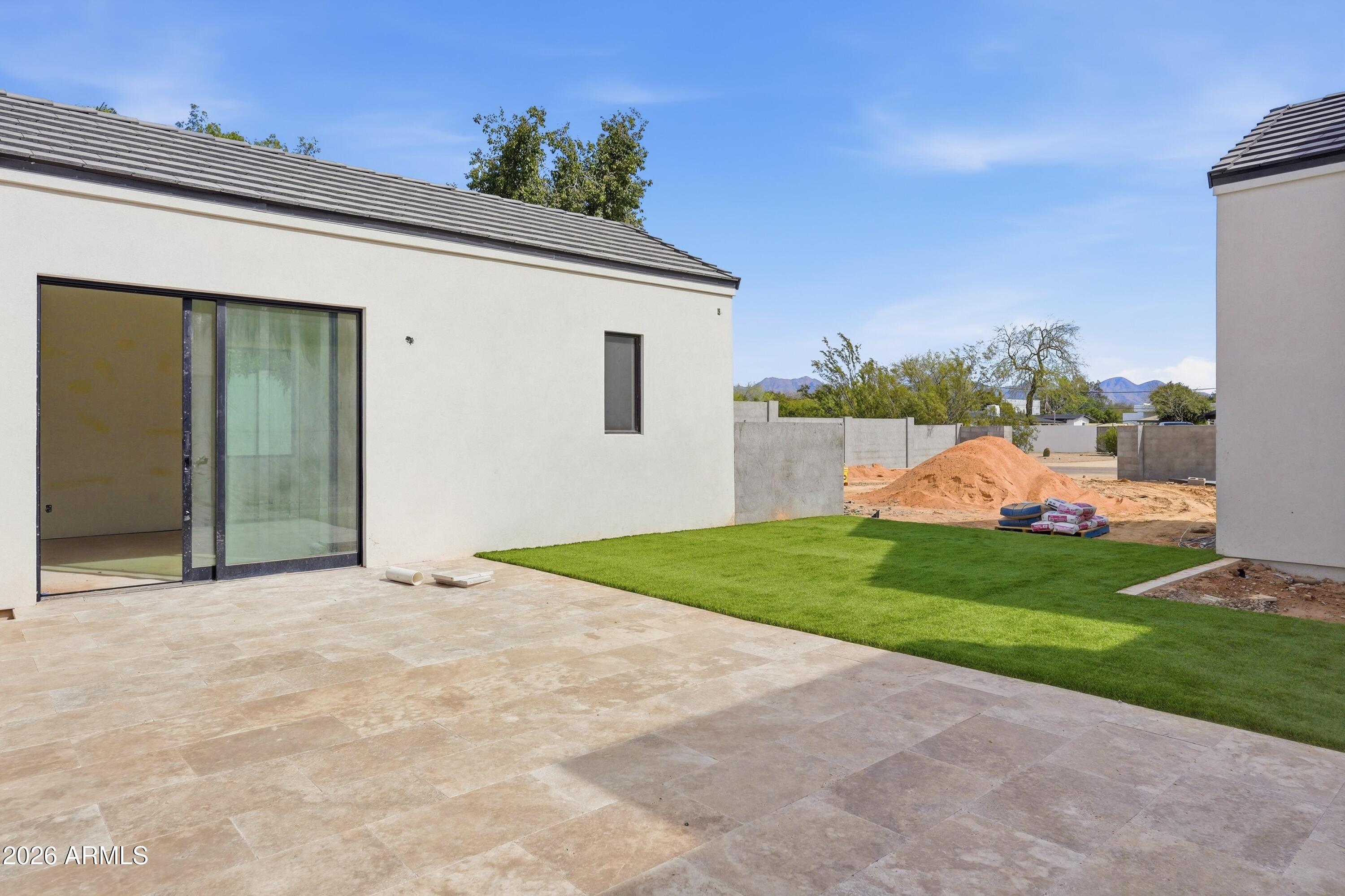 7620 E PARADISE Drive