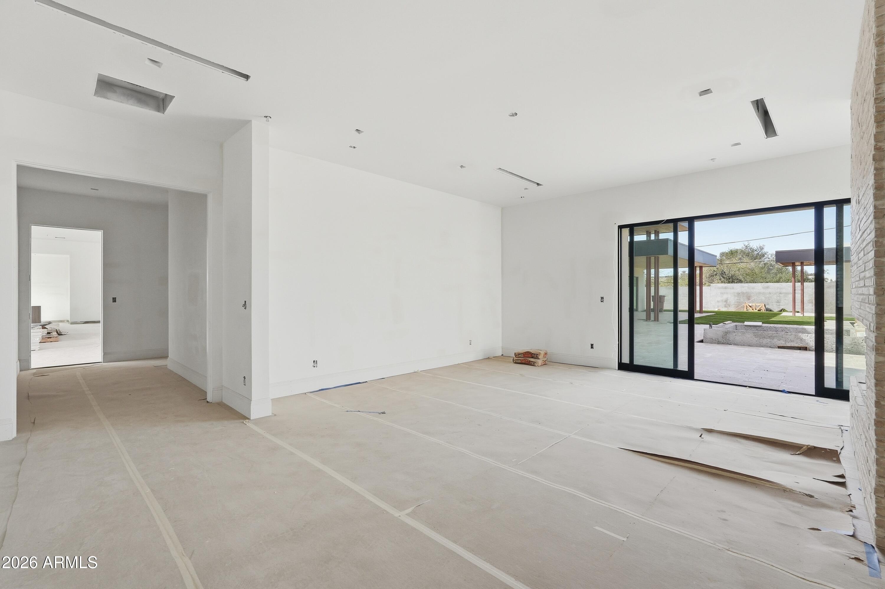 7620 E PARADISE Drive