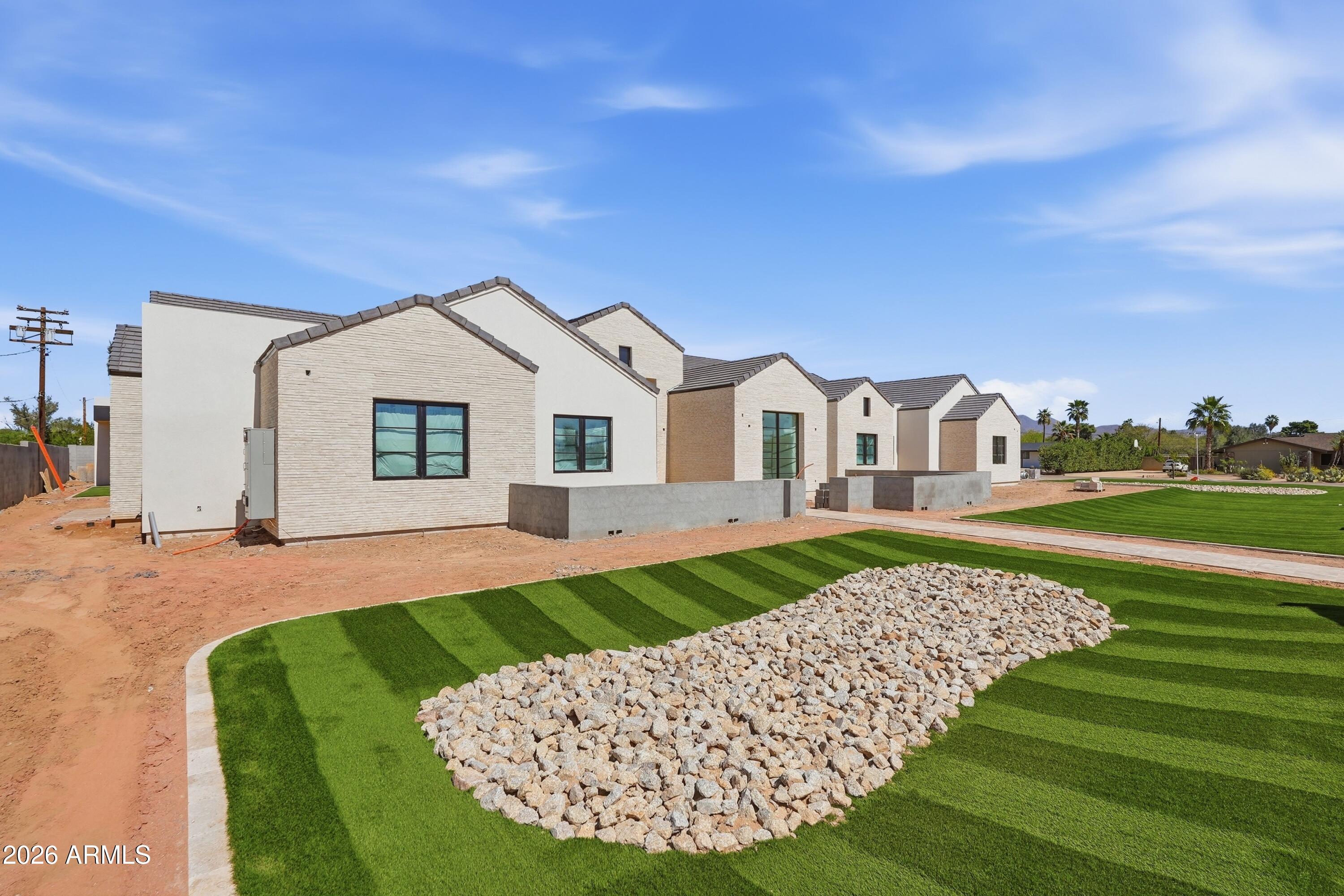 7620 E PARADISE Drive